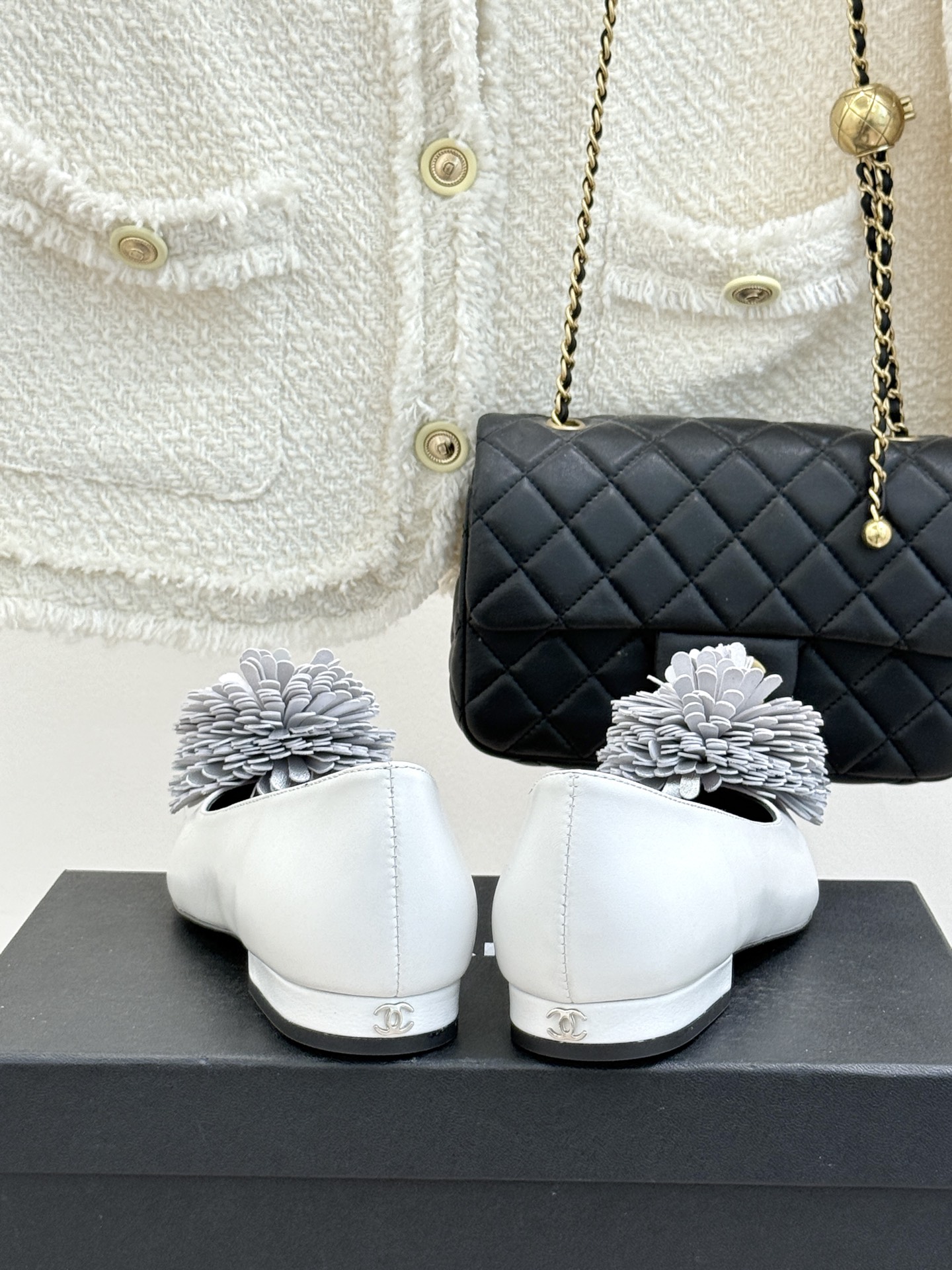 （⚠️我家花朵是真皮）CHANE*｜小香26X圣诞限定系列金银双生花朵凉鞋单鞋当圣诞的铃音撞碎冬日月光这