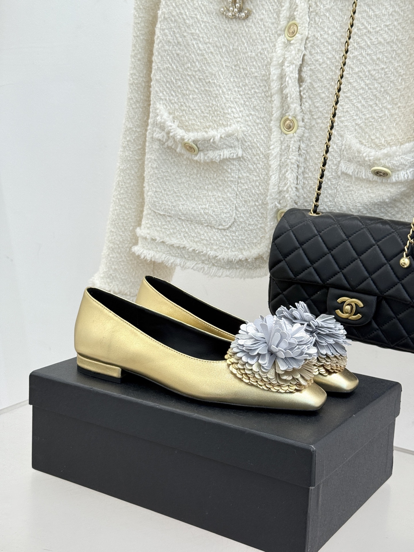 （⚠️我家花朵是真皮）CHANE*｜小香26X圣诞限定系列金银双生花朵凉鞋单鞋当圣诞的铃音撞碎冬日月光这