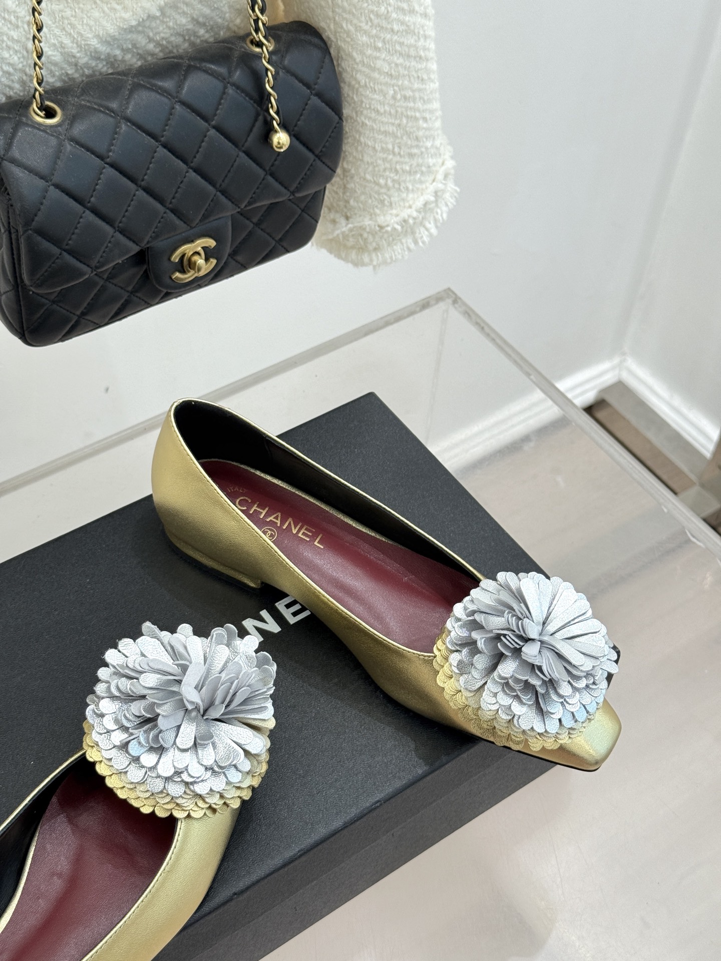 （⚠️我家花朵是真皮）CHANE*｜小香26X圣诞限定系列金银双生花朵凉鞋单鞋当圣诞的铃音撞碎冬日月光这