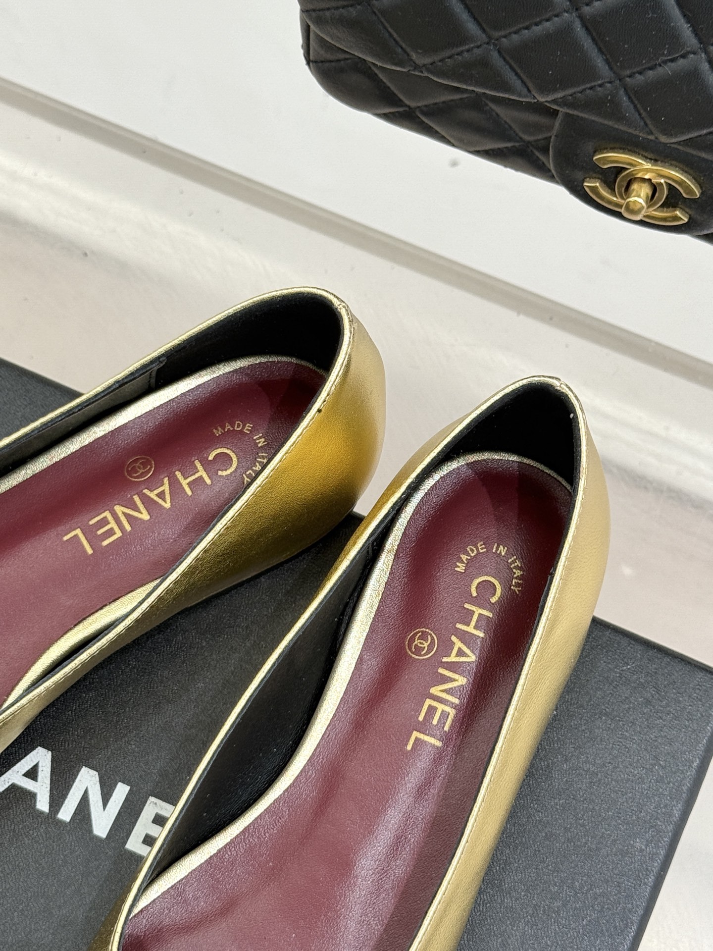 （⚠️我家花朵是真皮）CHANE*｜小香26X圣诞限定系列金银双生花朵凉鞋单鞋当圣诞的铃音撞碎冬日月光这