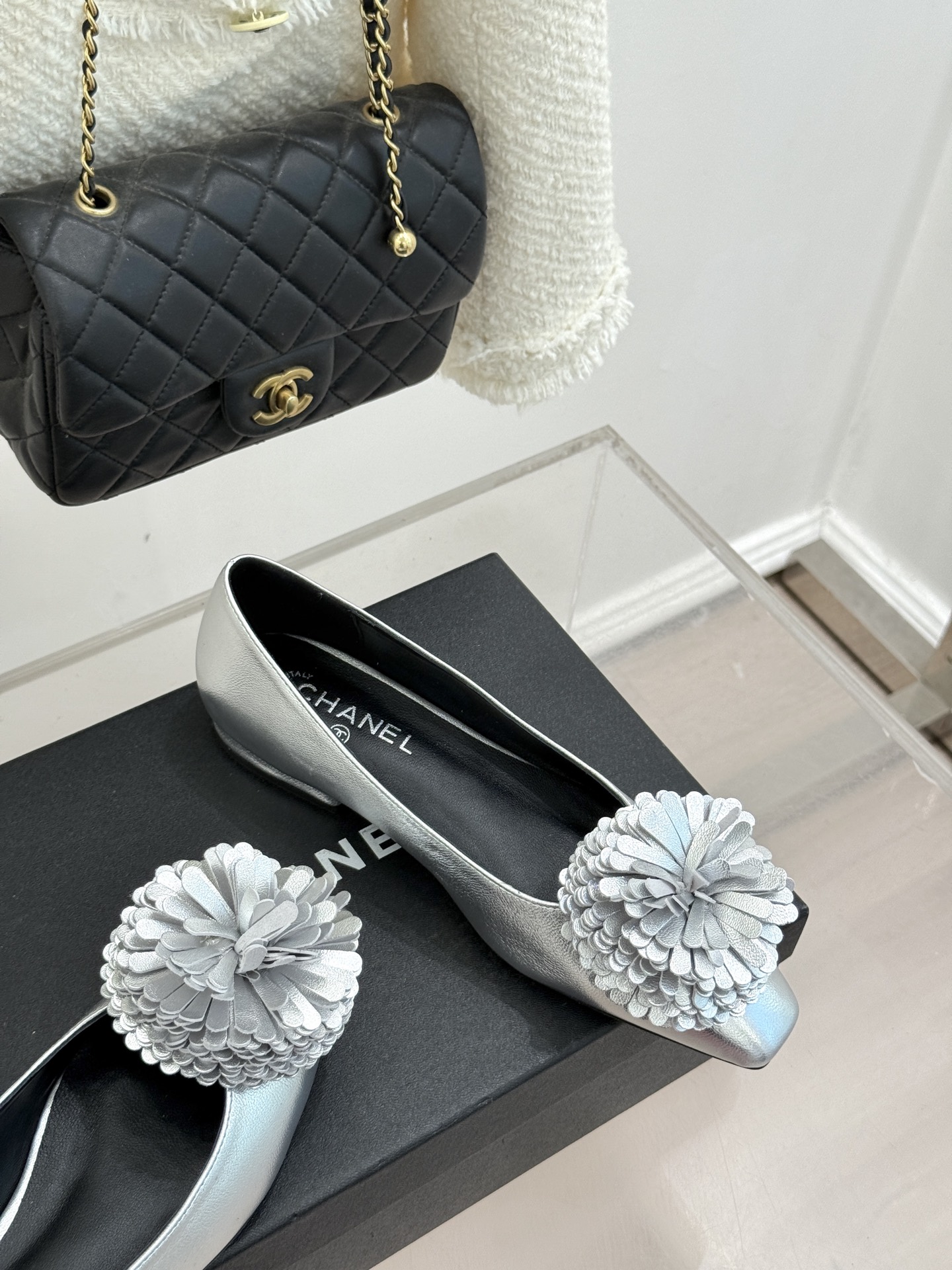 （⚠️我家花朵是真皮）CHANE*｜小香26X圣诞限定系列金银双生花朵凉鞋单鞋当圣诞的铃音撞碎冬日月光这