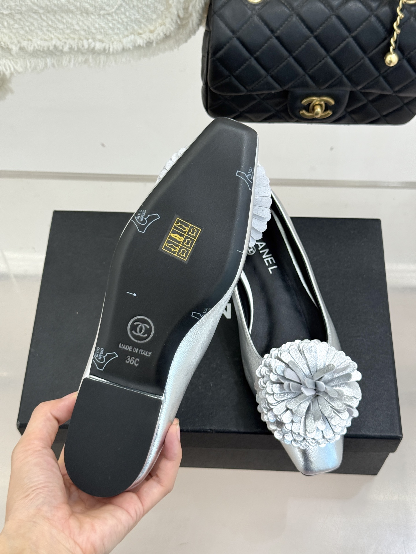 （⚠️我家花朵是真皮）CHANE*｜小香26X圣诞限定系列金银双生花朵凉鞋单鞋当圣诞的铃音撞碎冬日月光这