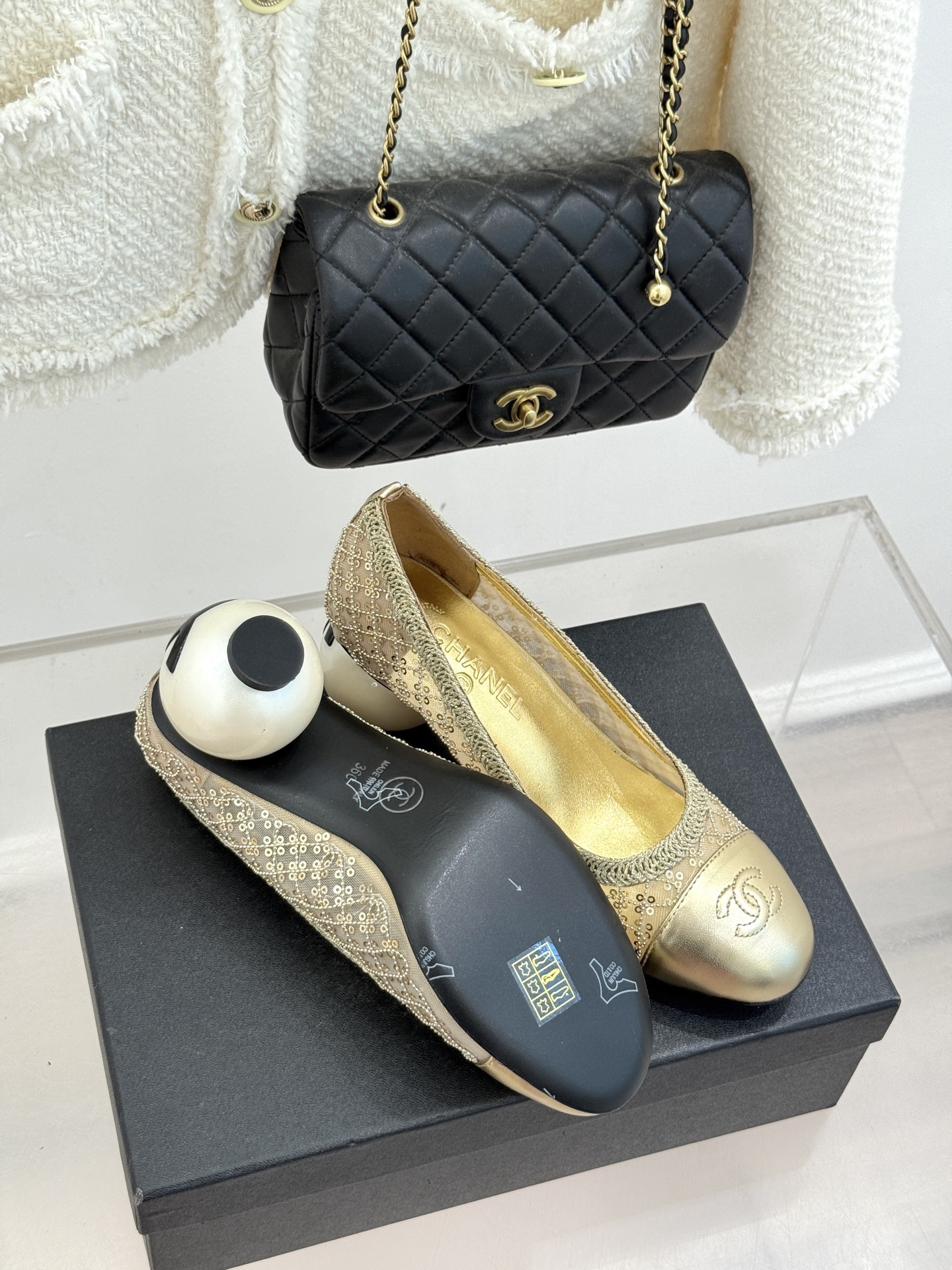 CHANE*｜小香26C编织亮片拼色巨型珍珠跟玛丽珍这双编织亮片玛丽珍鞋宛如一颗璀璨星辰一经亮相 便吸引