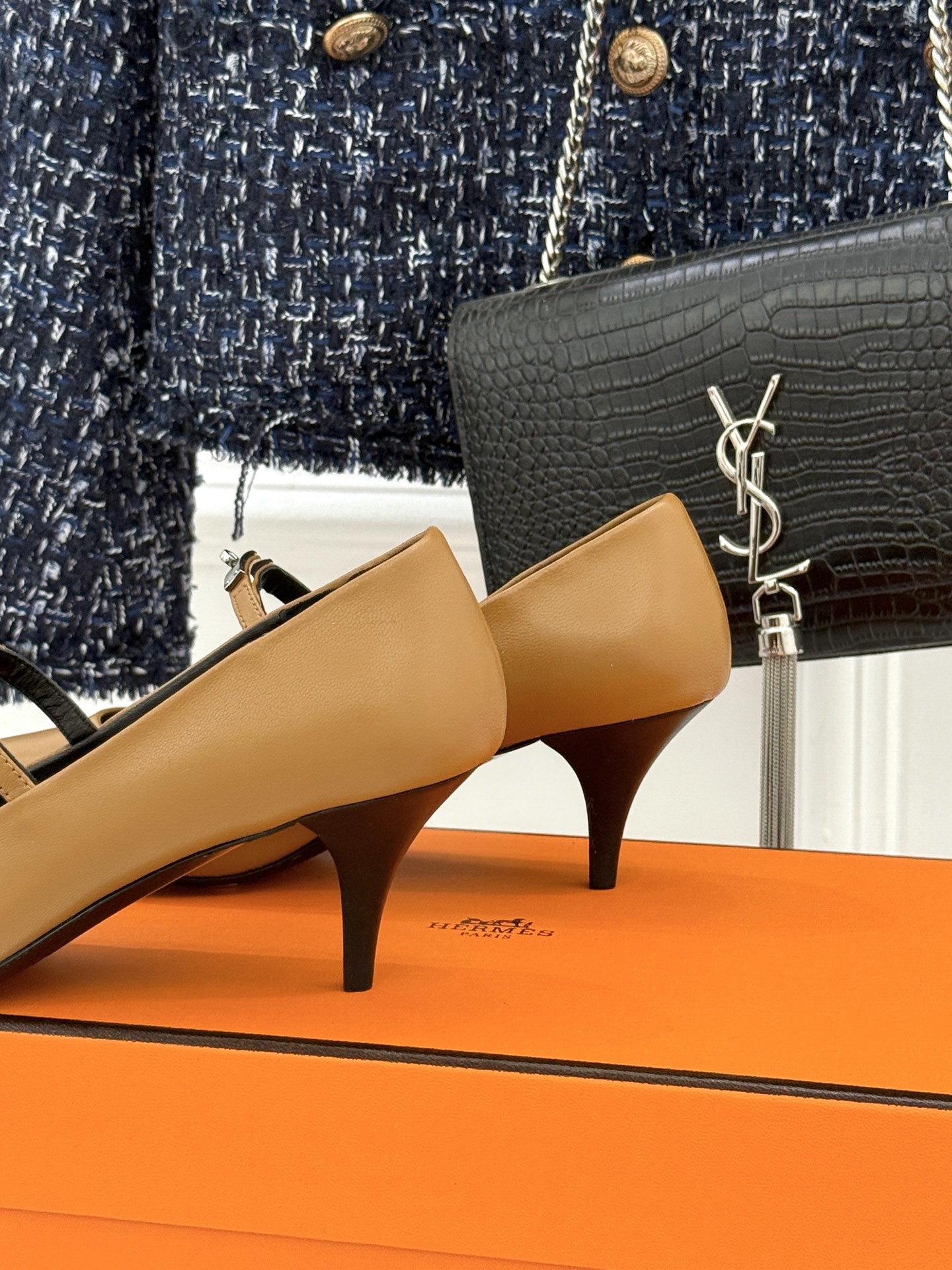 Hermer/爱马仕经典小猫跟kelly扣尖头玛丽珍鞋让人一眼就爱上的玛丽珍鞋kelly扣酷酷的 高级感