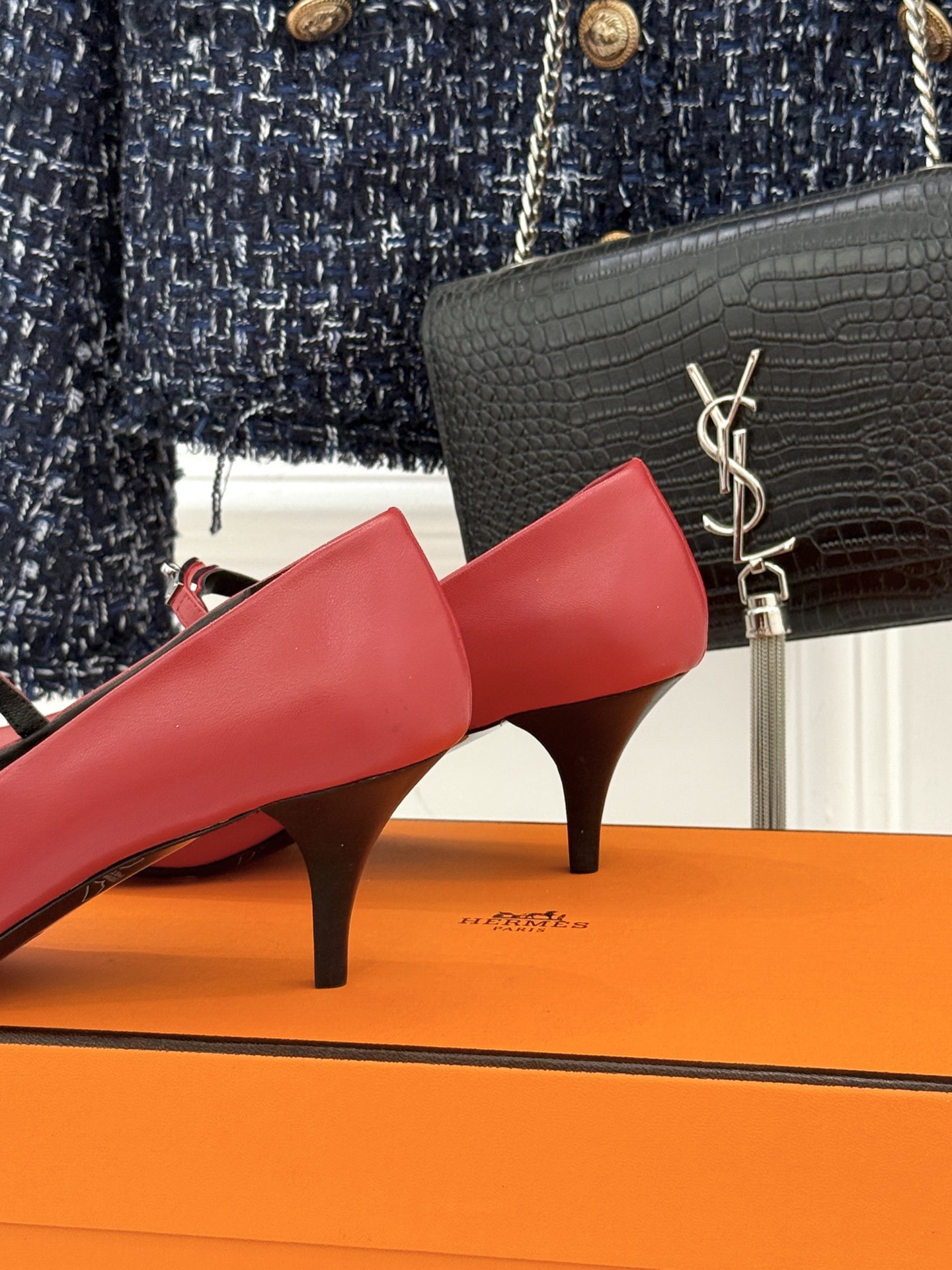 Hermer/爱马仕经典小猫跟kelly扣尖头玛丽珍鞋让人一眼就爱上的玛丽珍鞋kelly扣酷酷的 高级感