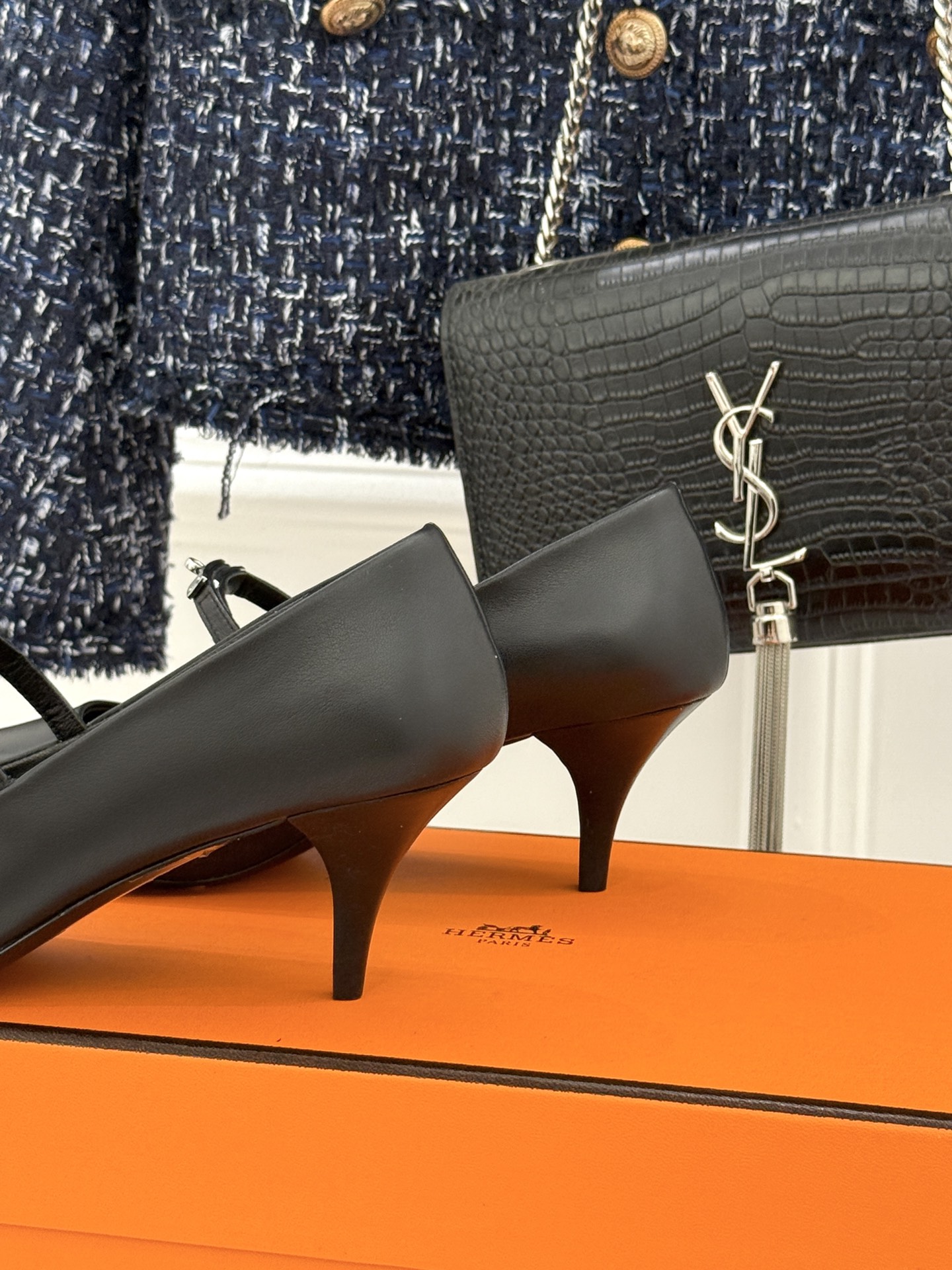 Hermer/爱马仕经典小猫跟kelly扣尖头玛丽珍鞋让人一眼就爱上的玛丽珍鞋kelly扣酷酷的 高级感