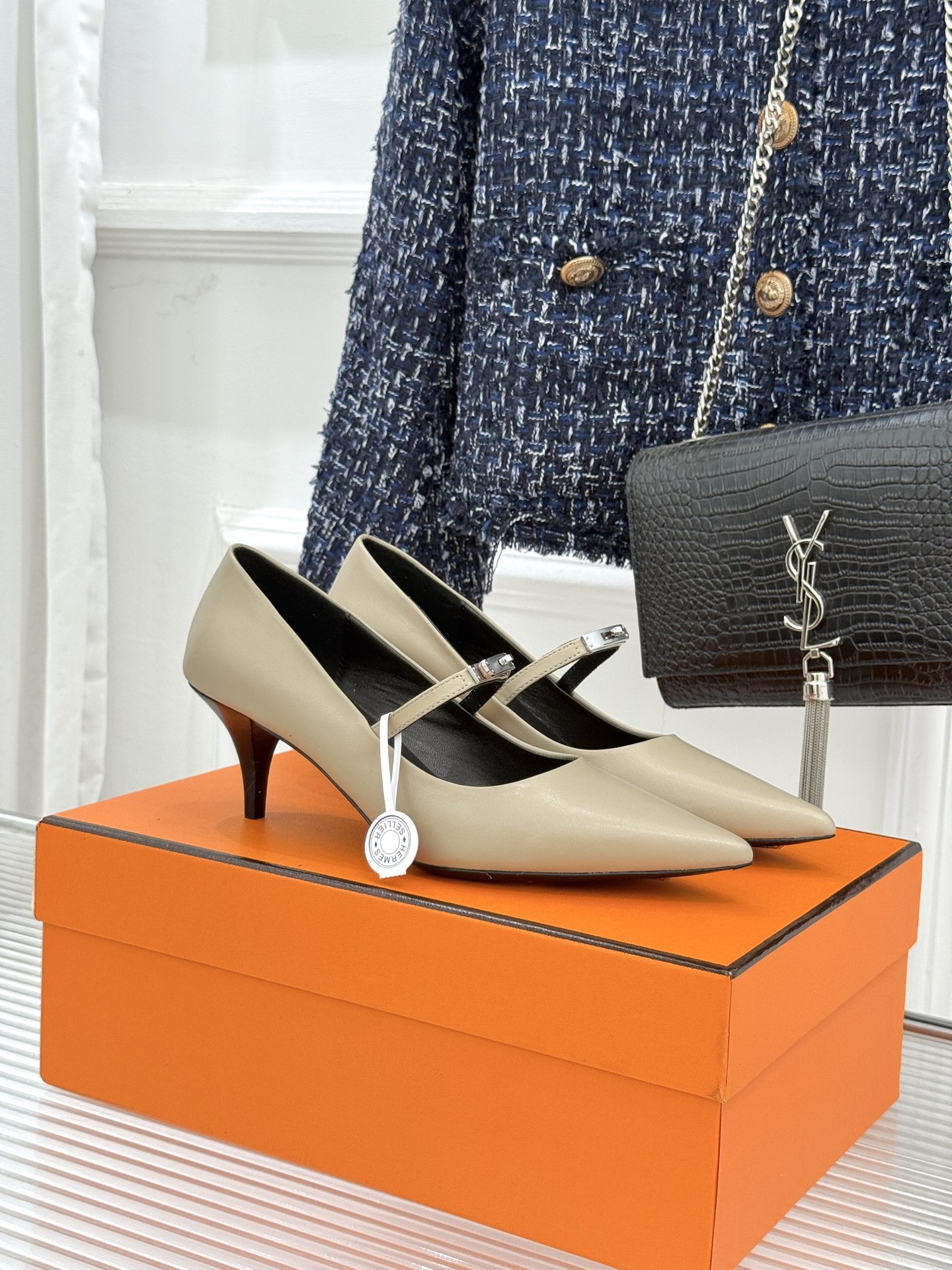 Hermer/爱马仕经典小猫跟kelly扣尖头玛丽珍鞋让人一眼就爱上的玛丽珍鞋kelly扣酷酷的 高级感