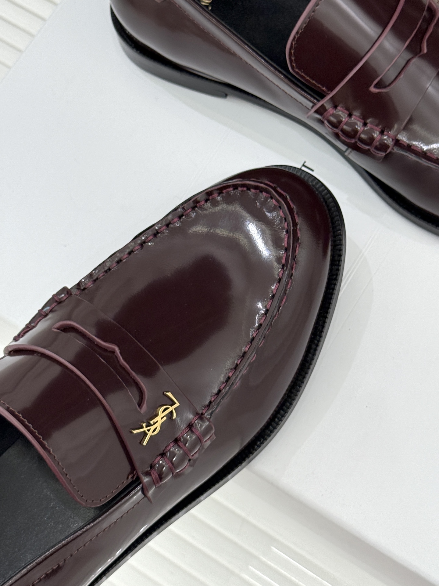 Saint Lauren*圣罗兰26WF新品YSL小logo情侣款乐福鞋标志性的小logo是这双鞋的灵魂