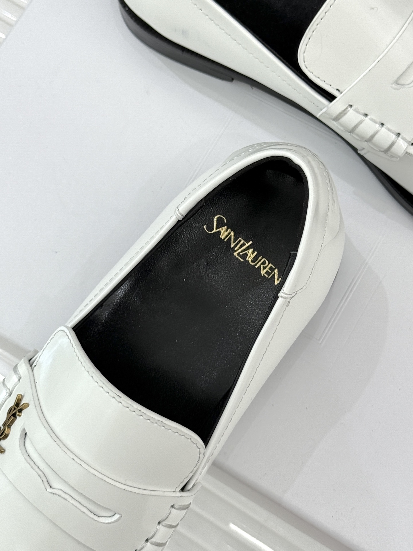 Saint Lauren*圣罗兰26WF新品YSL小logo情侣款乐福鞋标志性的小logo是这双鞋的灵魂