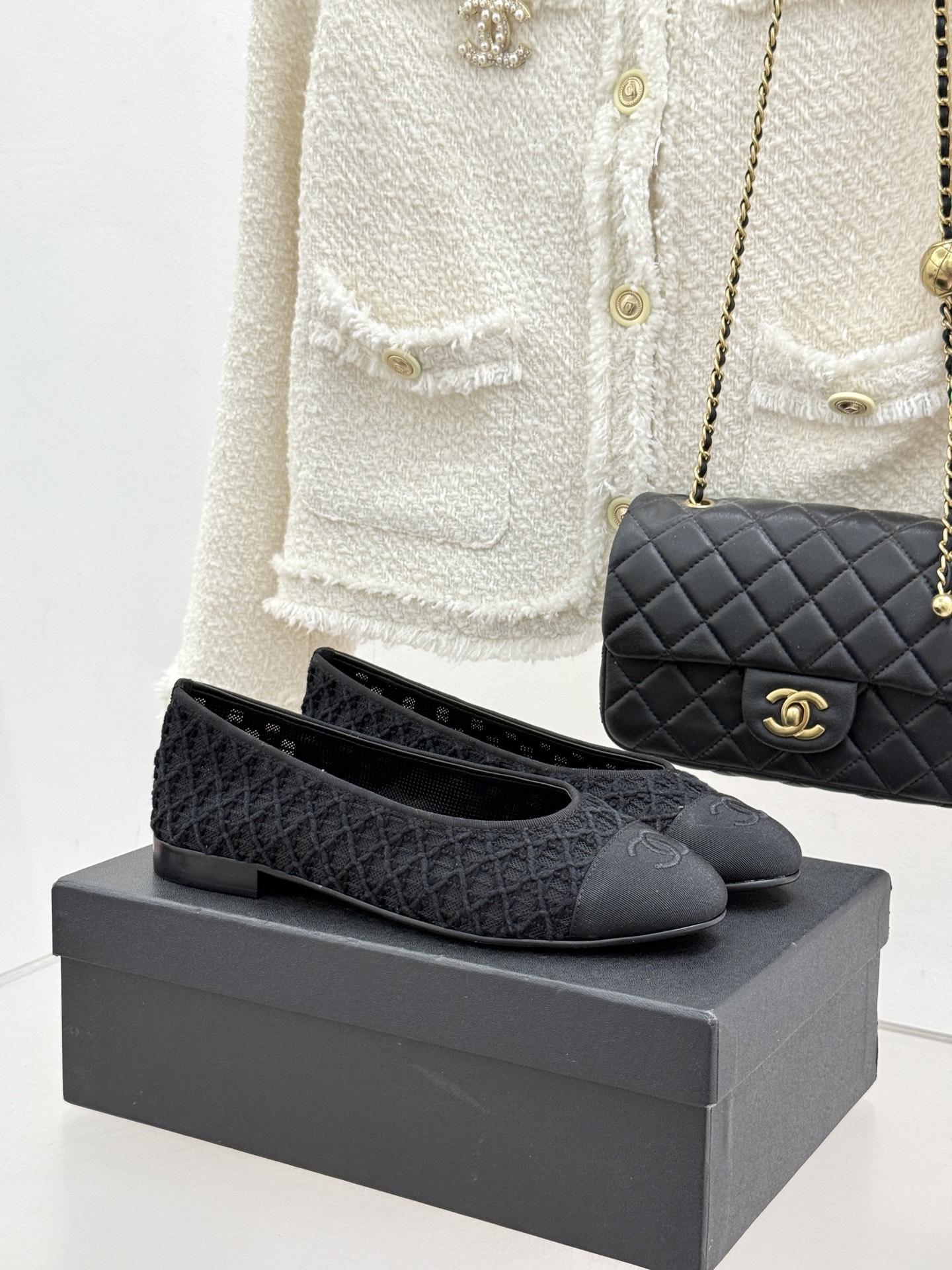 CHANE*｜小香26C新品编织双C平底芭蕾舞鞋当高定针织工艺邂逅芭蕾鞋的经典廓形这双芭蕾舞鞋 为法式优