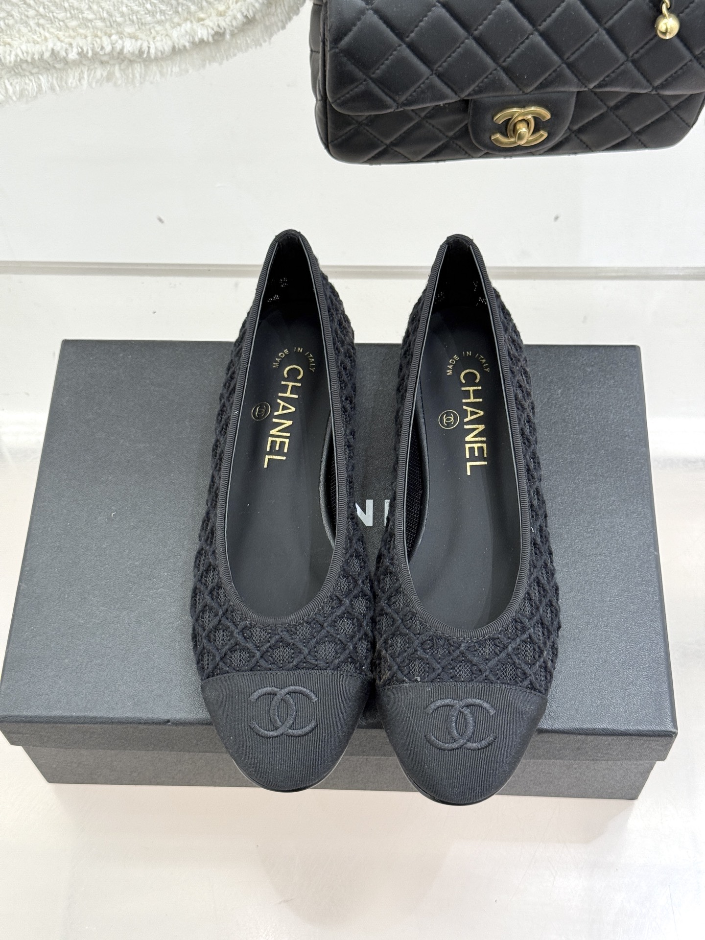 CHANE*｜小香26C新品编织双C平底芭蕾舞鞋当高定针织工艺邂逅芭蕾鞋的经典廓形这双芭蕾舞鞋 为法式优