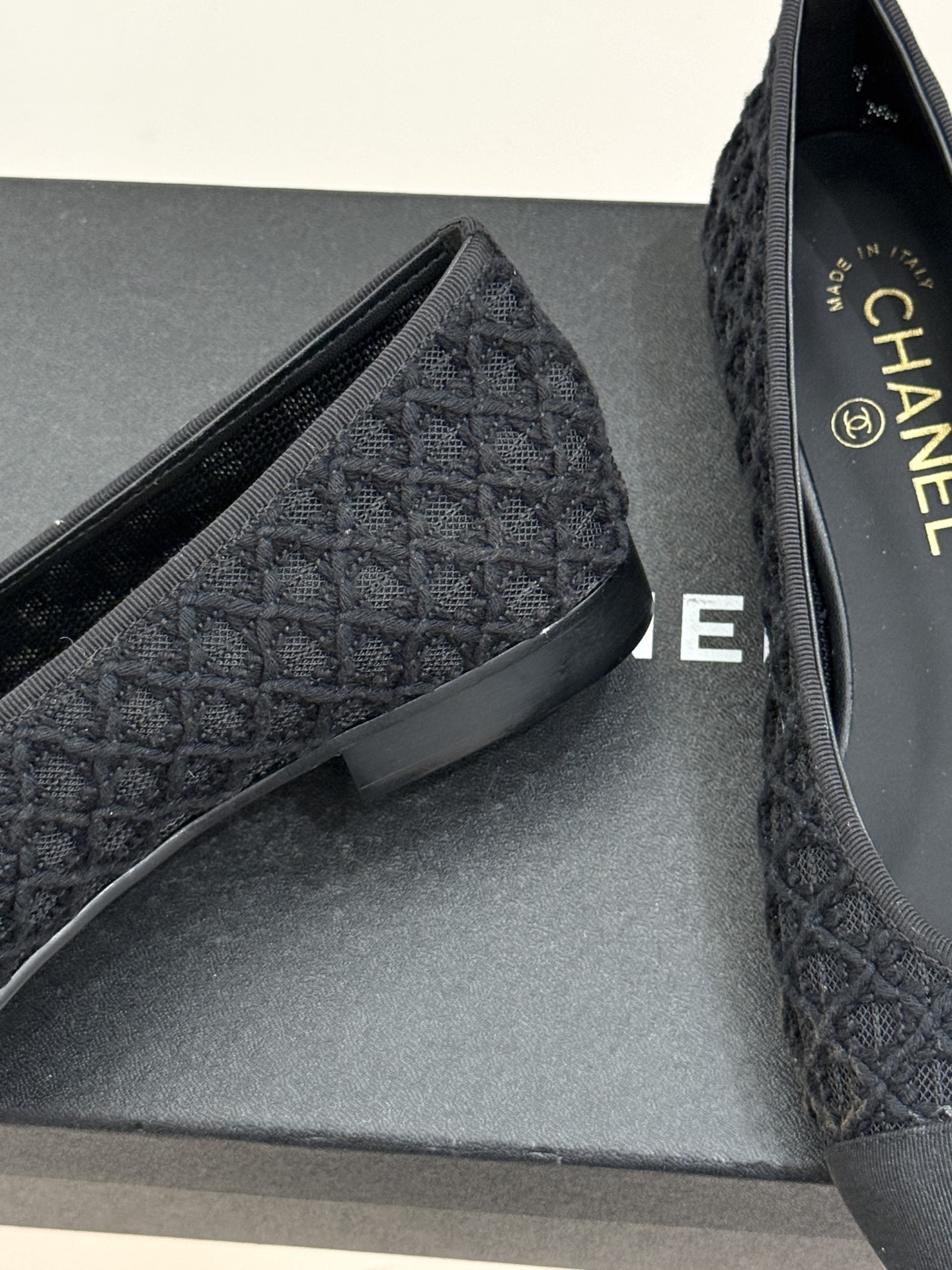 CHANE*｜小香26C新品编织双C平底芭蕾舞鞋当高定针织工艺邂逅芭蕾鞋的经典廓形这双芭蕾舞鞋 为法式优