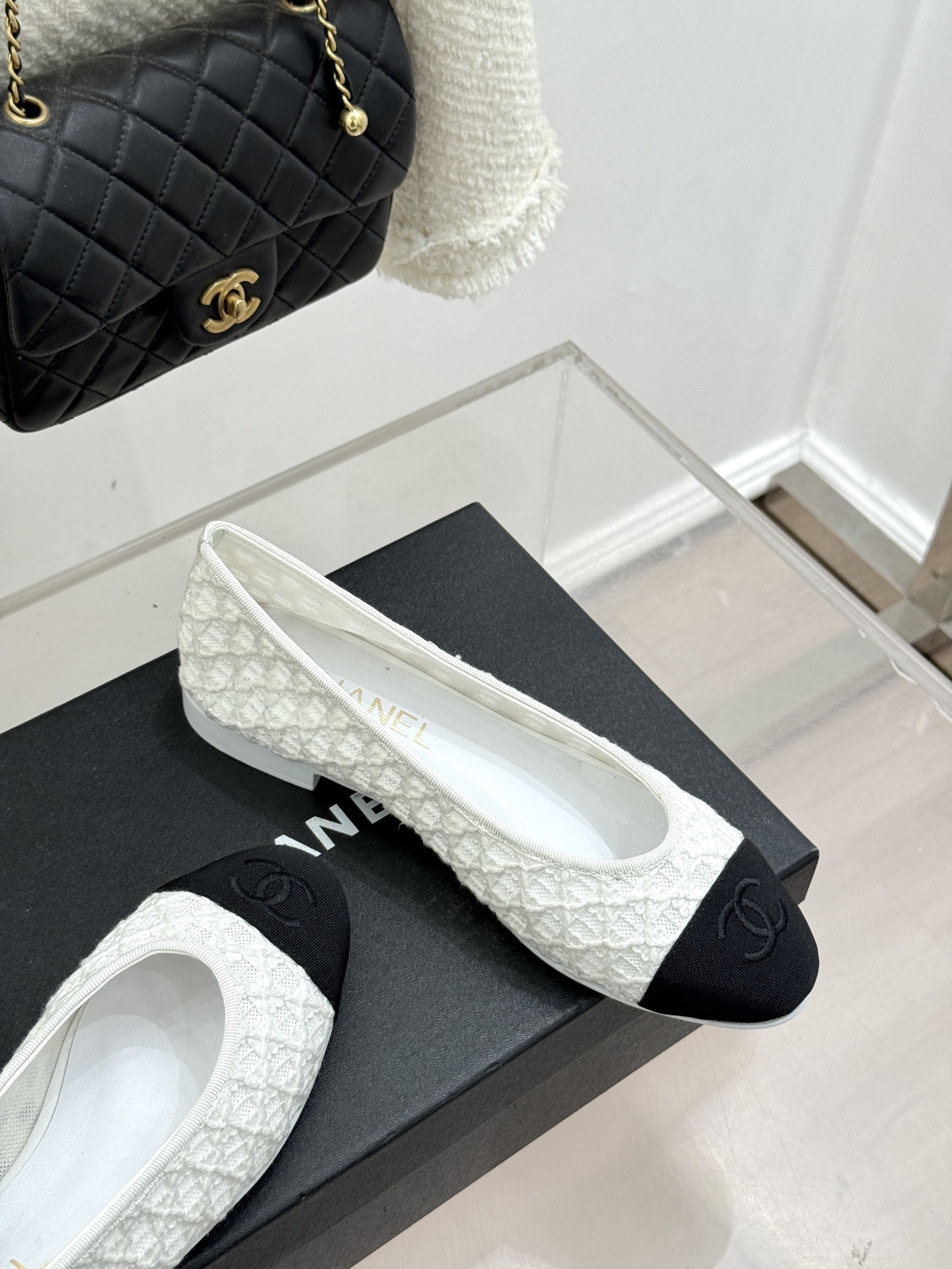 CHANE*｜小香26C新品编织双C平底芭蕾舞鞋当高定针织工艺邂逅芭蕾鞋的经典廓形这双芭蕾舞鞋 为法式优