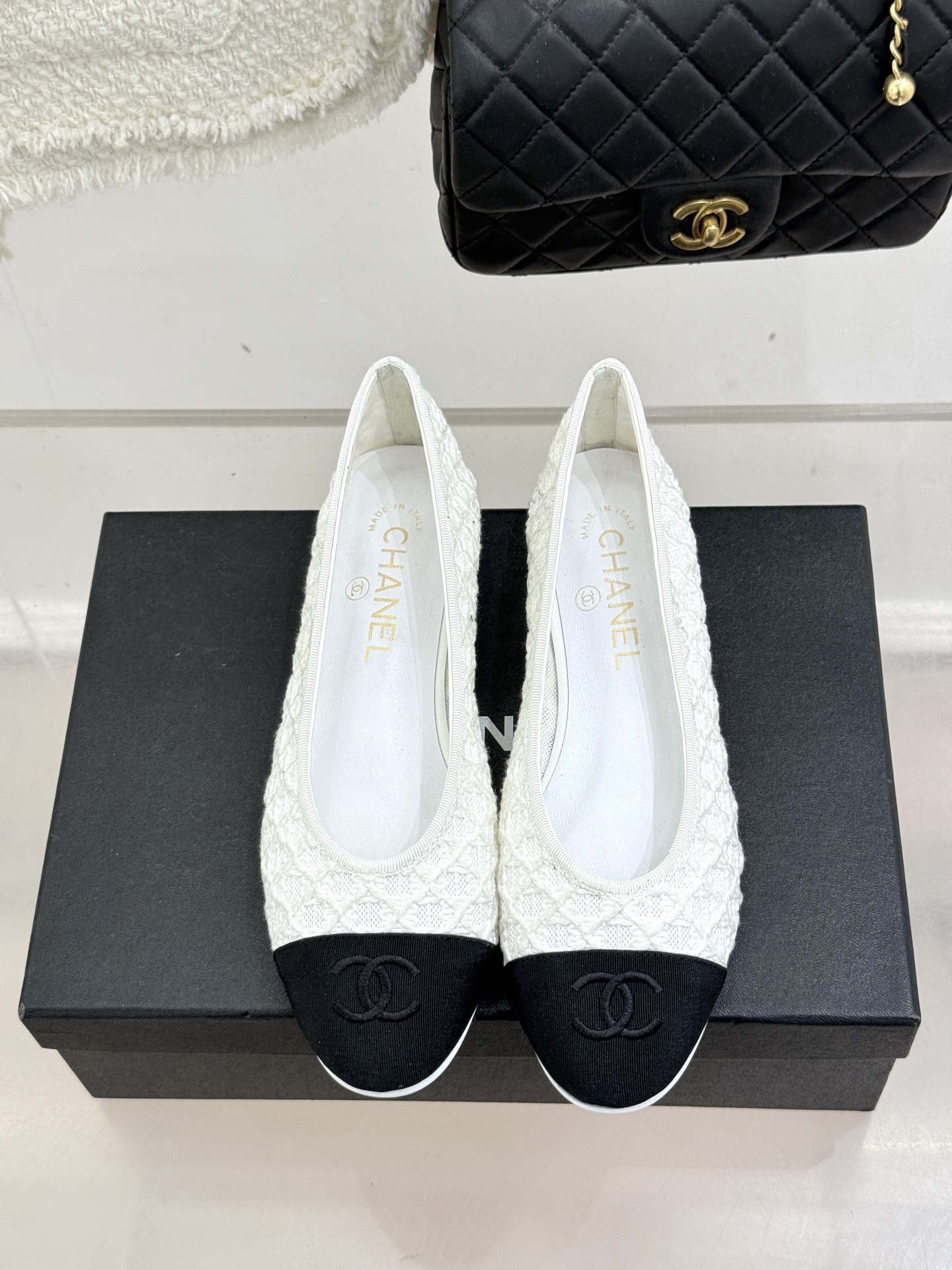 CHANE*｜小香26C新品编织双C平底芭蕾舞鞋当高定针织工艺邂逅芭蕾鞋的经典廓形这双芭蕾舞鞋 为法式优