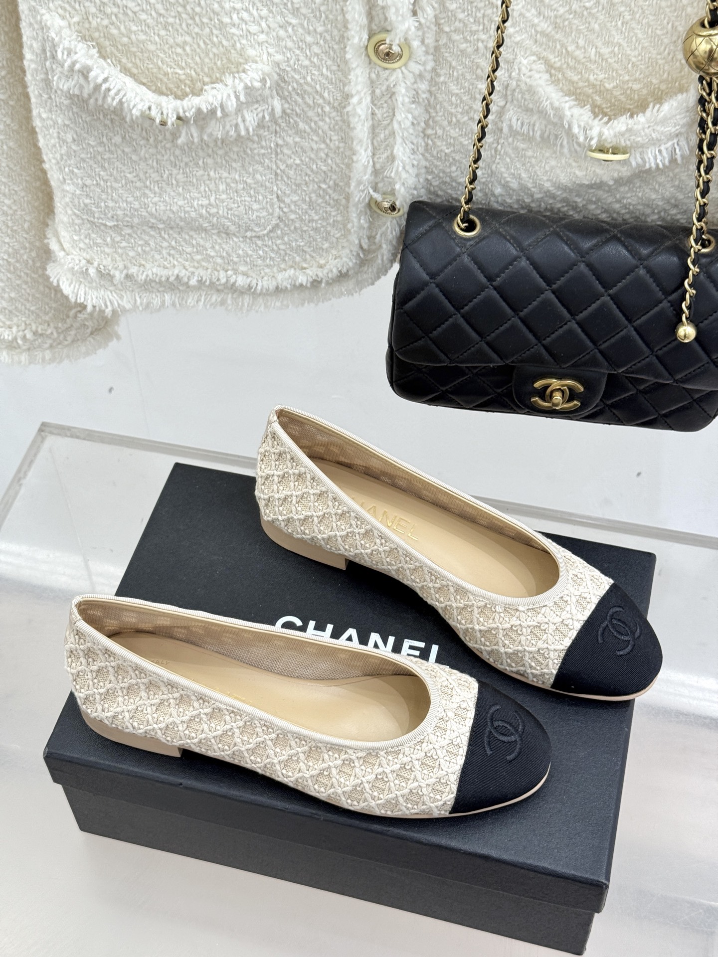 CHANE*｜小香26C新品编织双C平底芭蕾舞鞋当高定针织工艺邂逅芭蕾鞋的经典廓形这双芭蕾舞鞋 为法式优