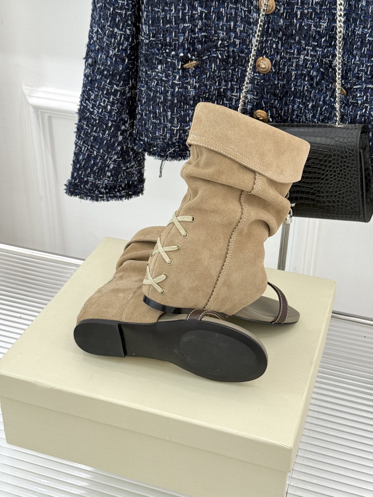 Unfolio 25WF新品复古堆堆靴凉靴以随性褶皱解构复古美学无logo设计呼应极简主张软韧头层牛皮随