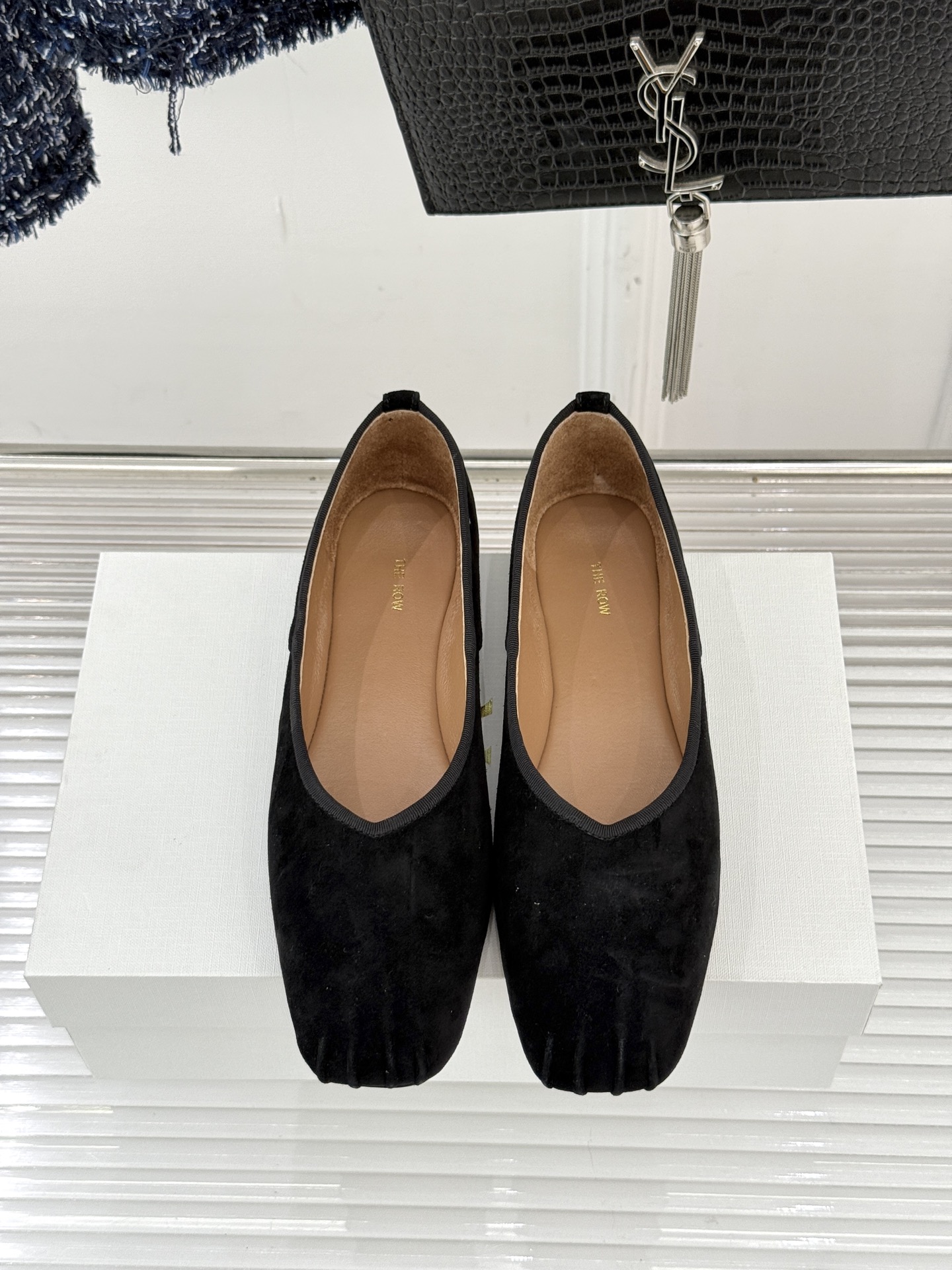 The Row25WF新品复古老钱风平底奶奶鞋单鞋The Row是老钱风的高阶时尚的终极表达。将品牌标志