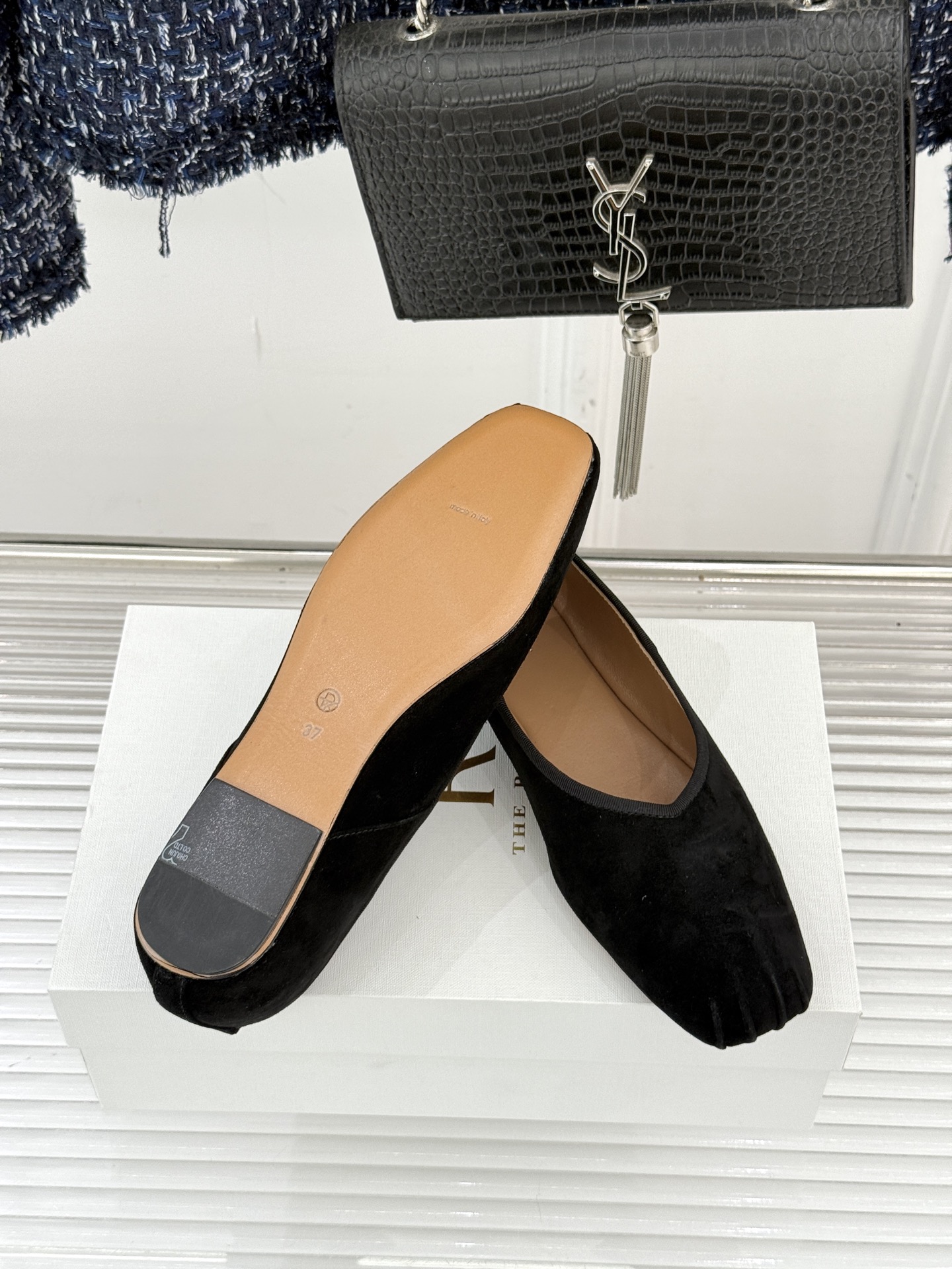 The Row25WF新品复古老钱风平底奶奶鞋单鞋The Row是老钱风的高阶时尚的终极表达。将品牌标志