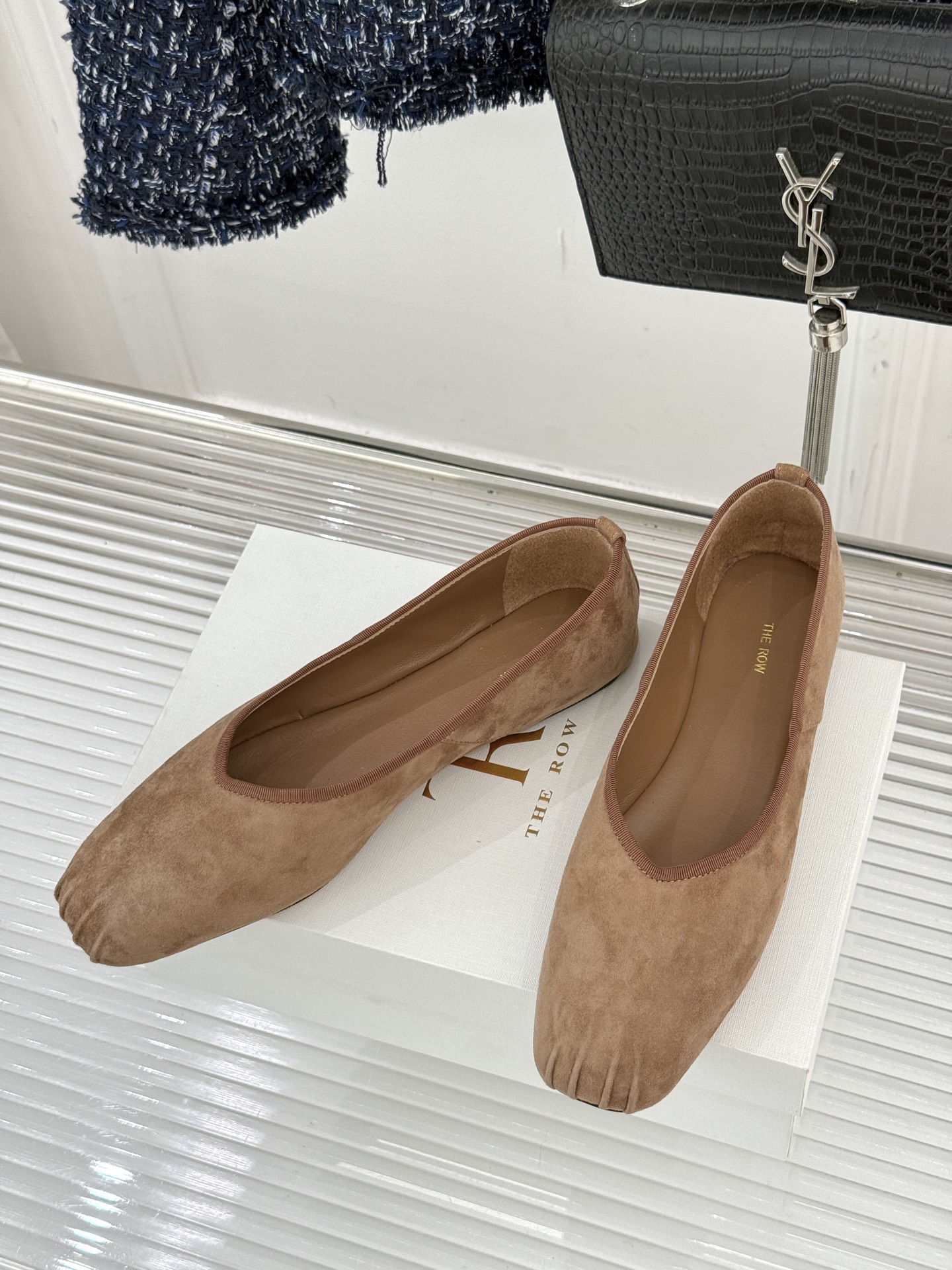 The Row25WF新品复古老钱风平底奶奶鞋单鞋The Row是老钱风的高阶时尚的终极表达。将品牌标志