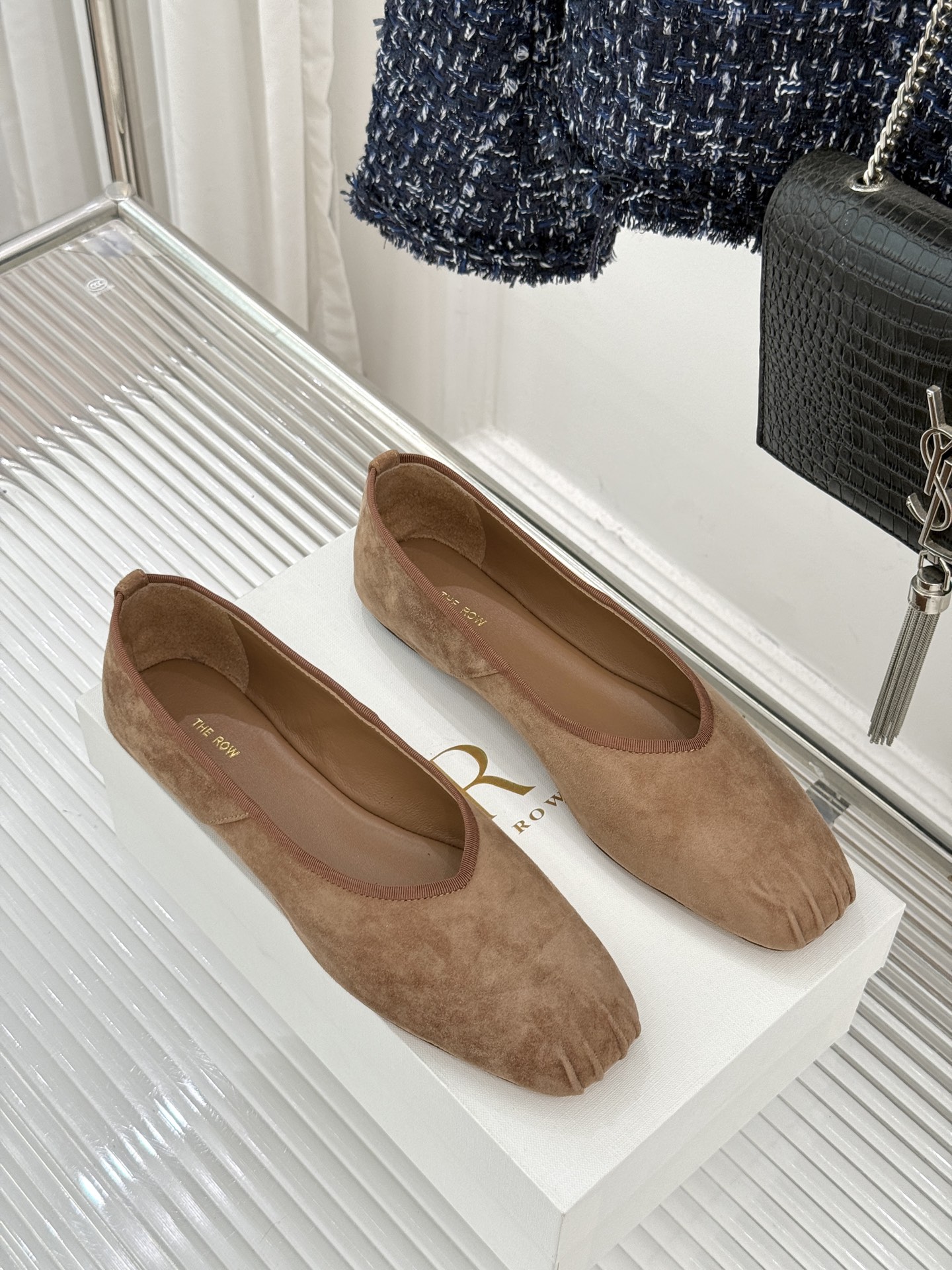 The Row25WF新品复古老钱风平底奶奶鞋单鞋The Row是老钱风的高阶时尚的终极表达。将品牌标志