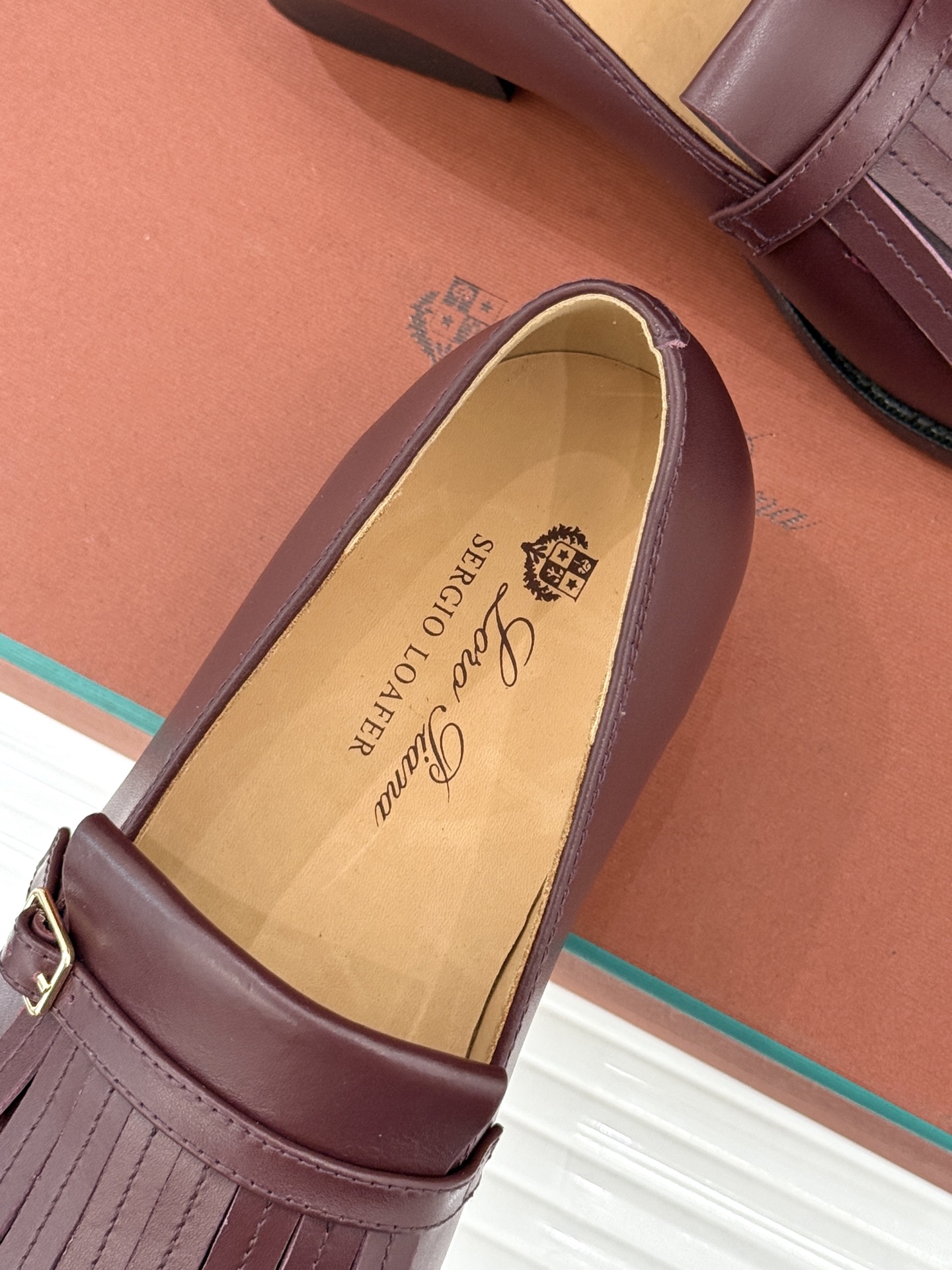 Loro Piana26WF新品老钱风复古流苏乐福鞋当复古流苏邂逅LP的匠艺执念便有了跨越潮流的经典之作