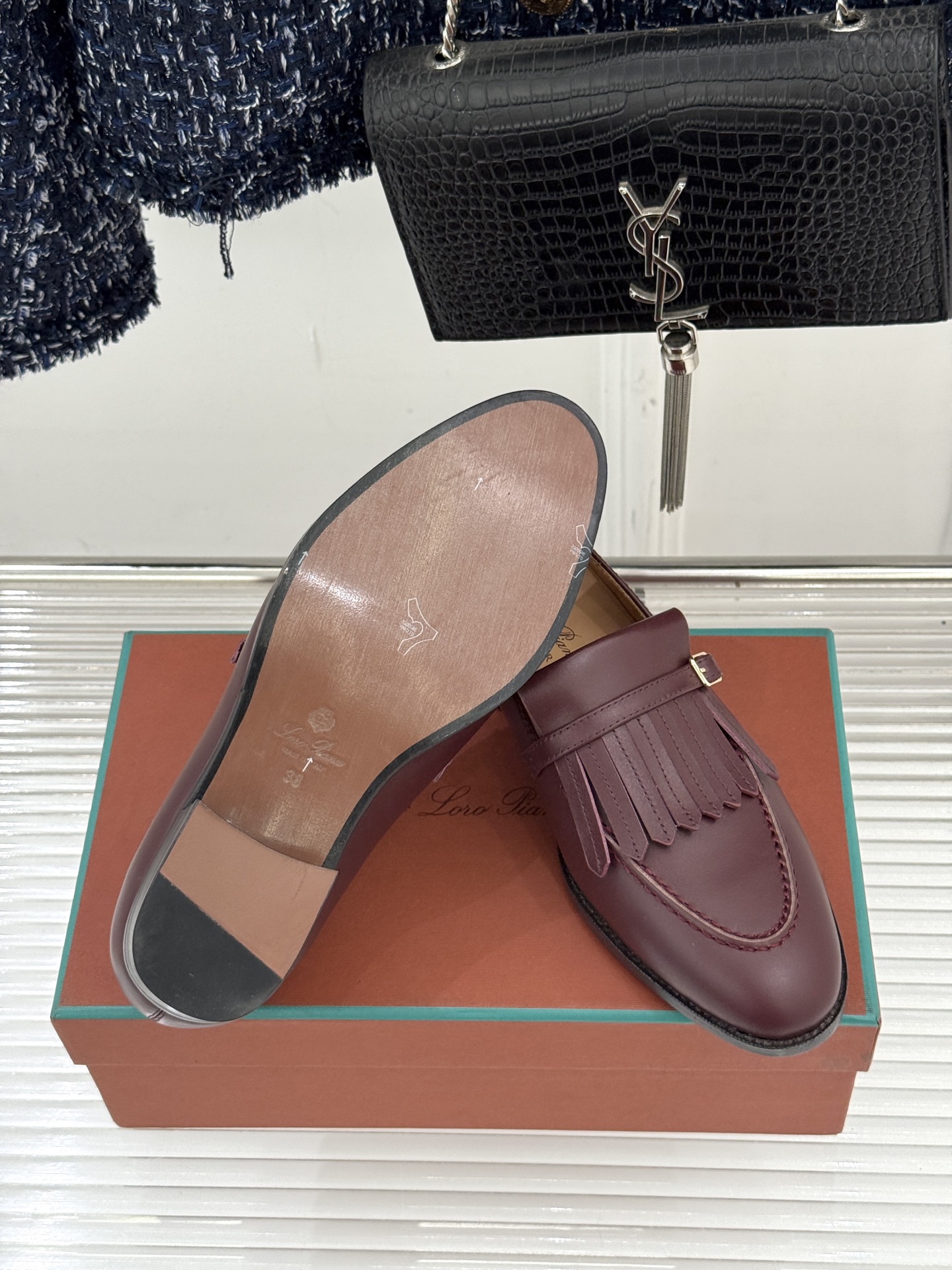 Loro Piana26WF新品老钱风复古流苏乐福鞋当复古流苏邂逅LP的匠艺执念便有了跨越潮流的经典之作