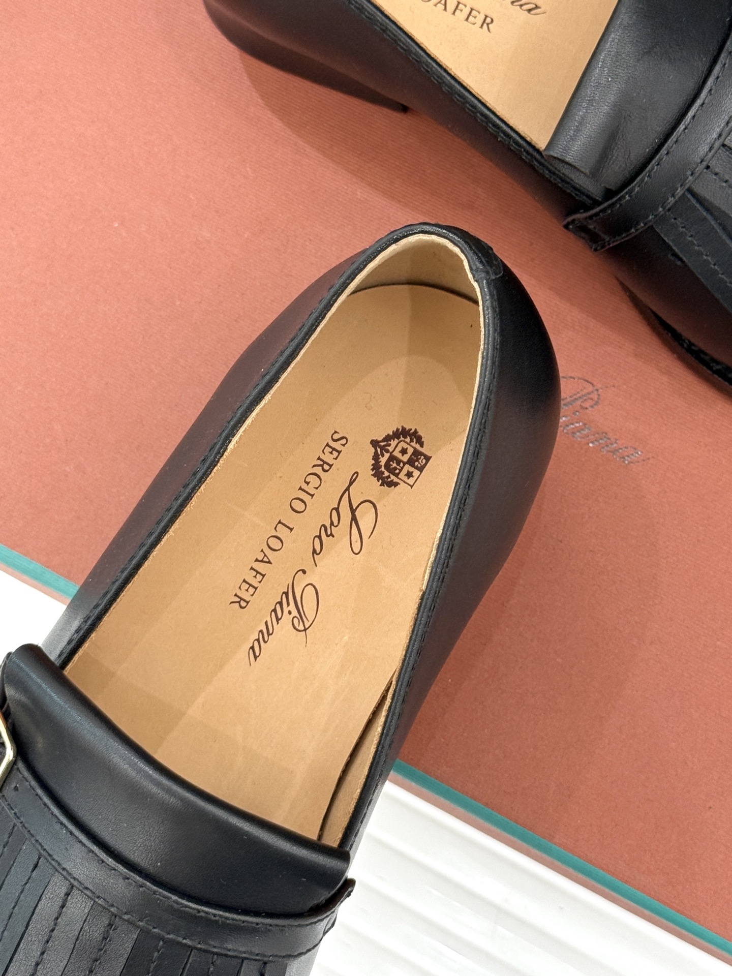 Loro Piana26WF新品老钱风复古流苏乐福鞋当复古流苏邂逅LP的匠艺执念便有了跨越潮流的经典之作