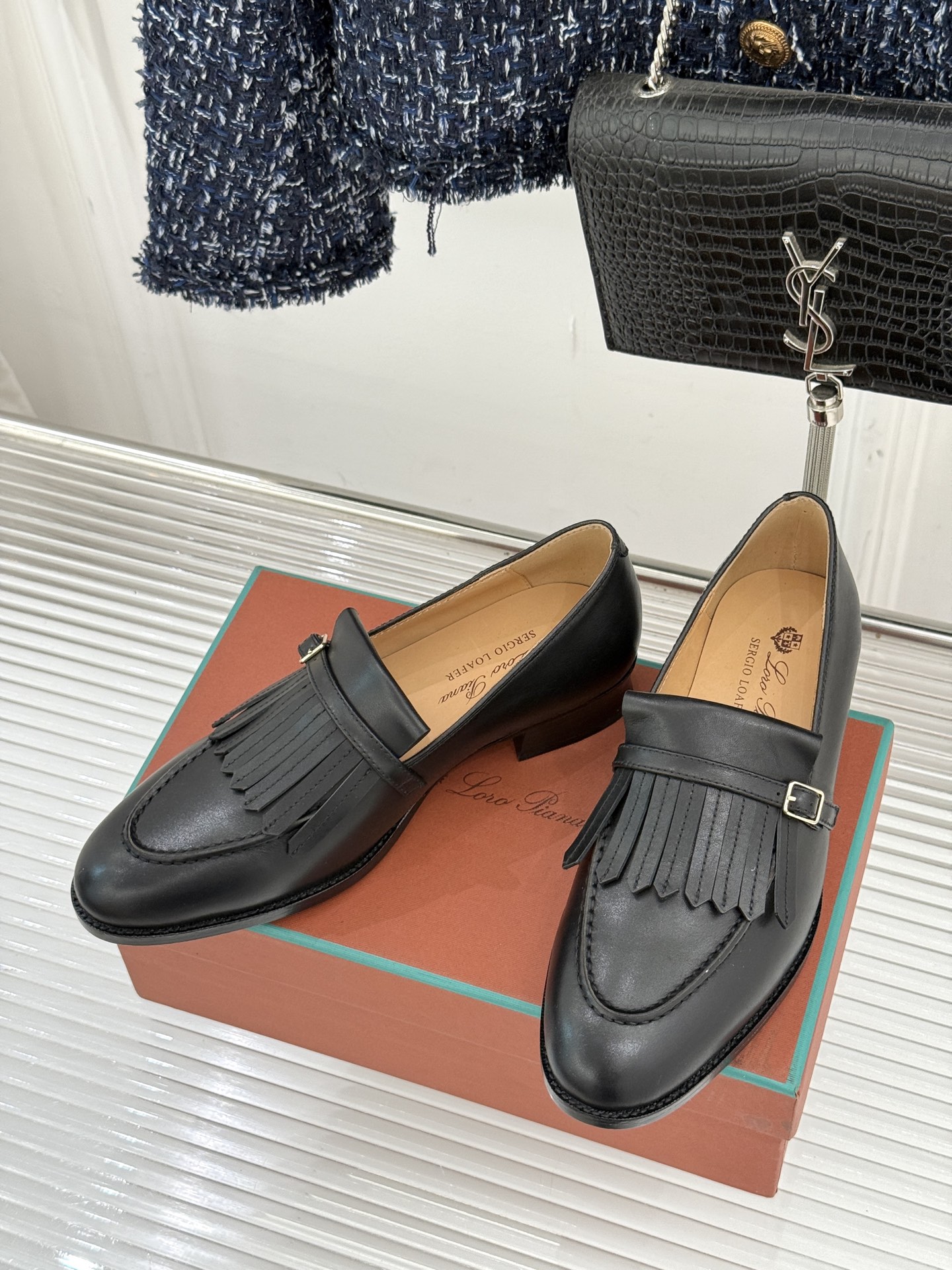 Loro Piana26WF新品老钱风复古流苏乐福鞋当复古流苏邂逅LP的匠艺执念便有了跨越潮流的经典之作