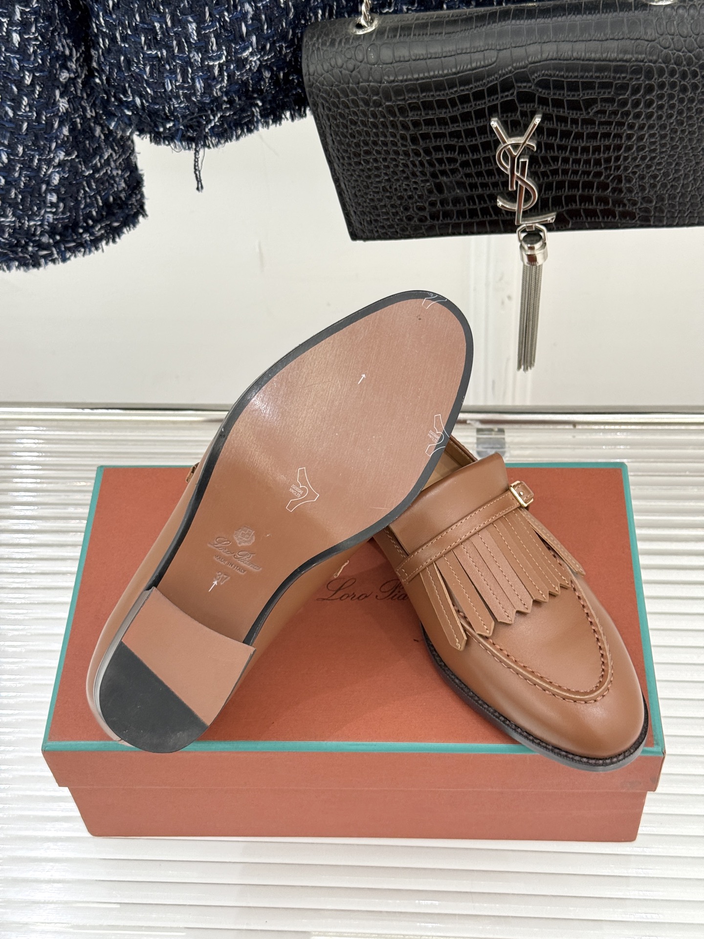 Loro Piana26WF新品老钱风复古流苏乐福鞋当复古流苏邂逅LP的匠艺执念便有了跨越潮流的经典之作