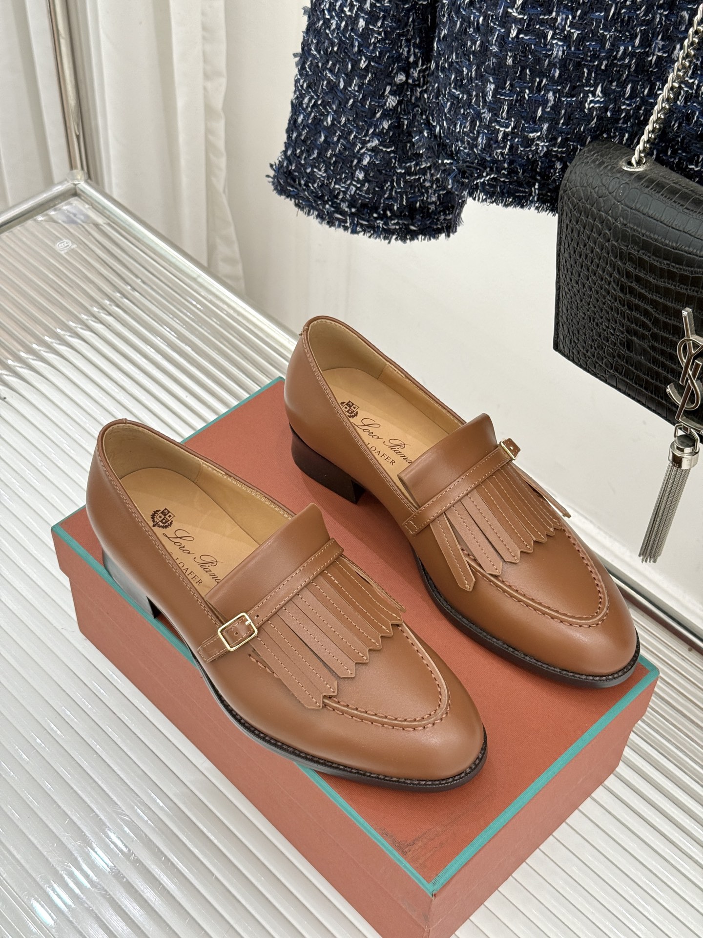 Loro Piana26WF新品老钱风复古流苏乐福鞋当复古流苏邂逅LP的匠艺执念便有了跨越潮流的经典之作