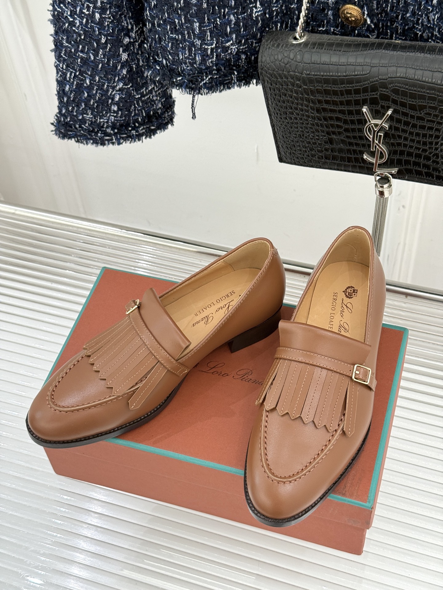 Loro Piana26WF新品老钱风复古流苏乐福鞋当复古流苏邂逅LP的匠艺执念便有了跨越潮流的经典之作
