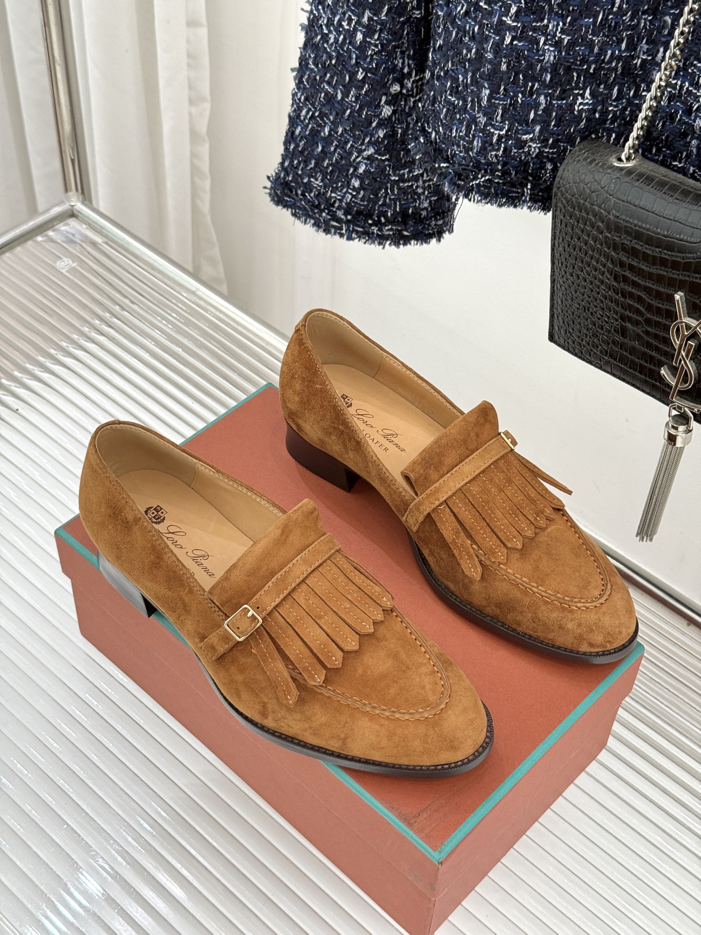 Loro Piana26WF新品老钱风复古流苏乐福鞋当复古流苏邂逅LP的匠艺执念便有了跨越潮流的经典之作