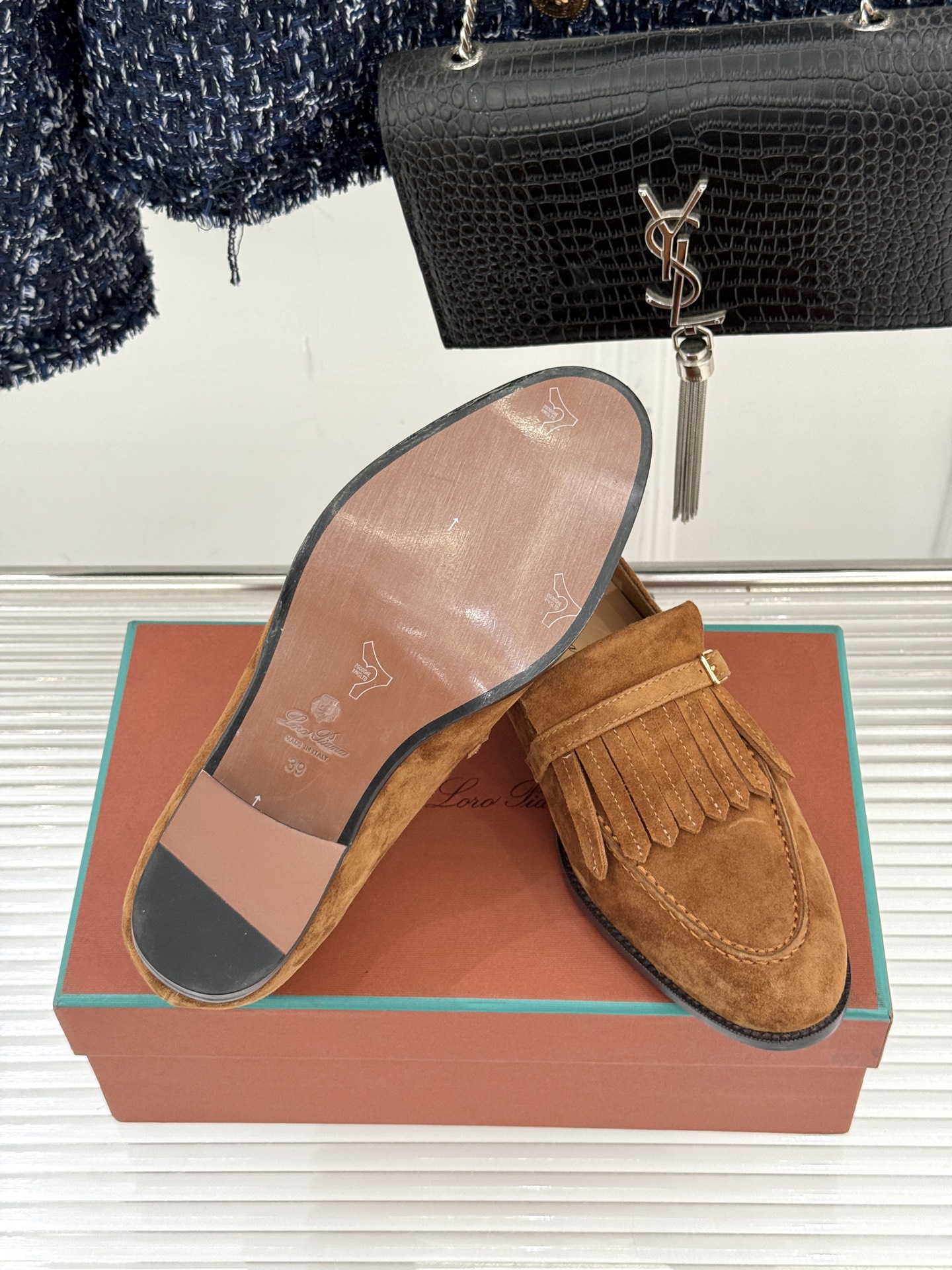 Loro Piana26WF新品老钱风复古流苏乐福鞋当复古流苏邂逅LP的匠艺执念便有了跨越潮流的经典之作