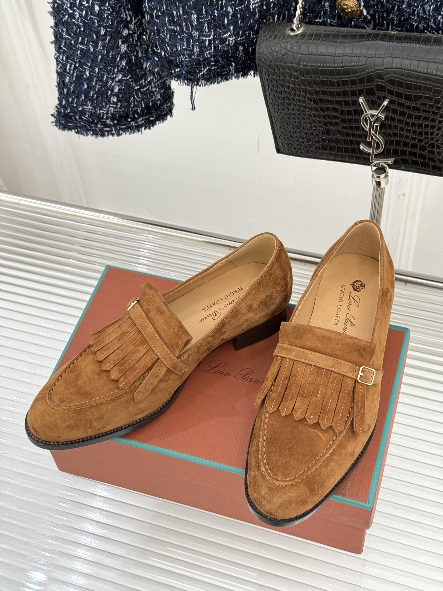 Loro Piana26WF新品老钱风复古流苏乐福鞋当复古流苏邂逅LP的匠艺执念便有了跨越潮流的经典之作
