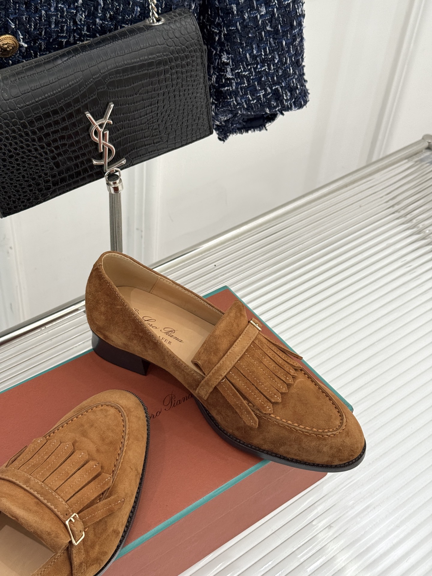 Loro Piana26WF新品老钱风复古流苏乐福鞋当复古流苏邂逅LP的匠艺执念便有了跨越潮流的经典之作