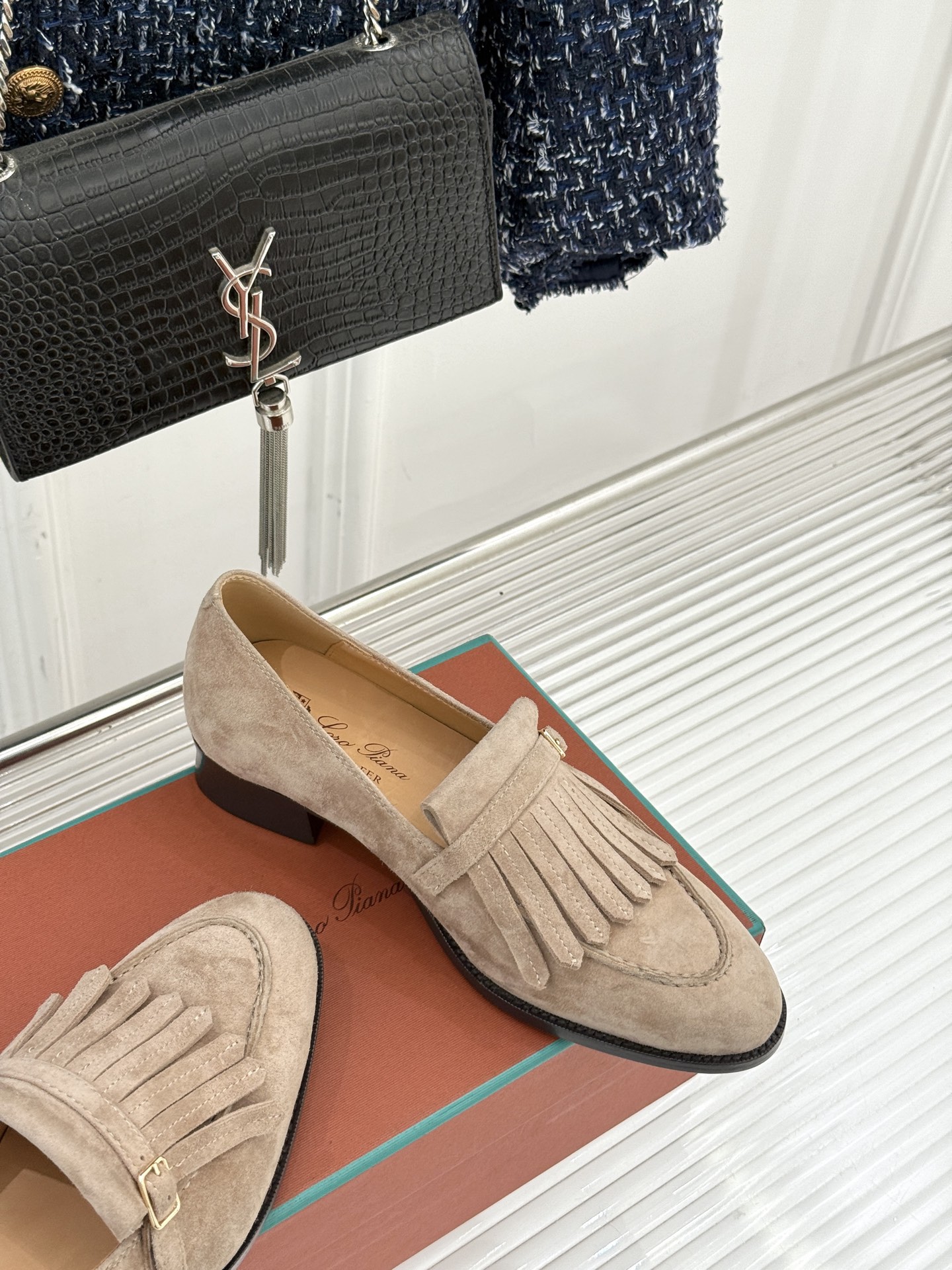 Loro Piana26WF新品老钱风复古流苏乐福鞋当复古流苏邂逅LP的匠艺执念便有了跨越潮流的经典之作