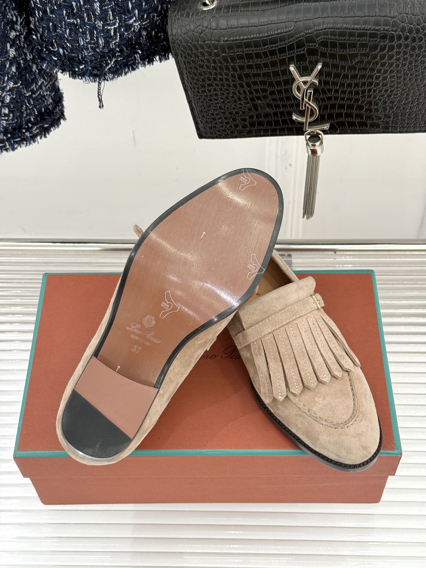 Loro Piana26WF新品老钱风复古流苏乐福鞋当复古流苏邂逅LP的匠艺执念便有了跨越潮流的经典之作
