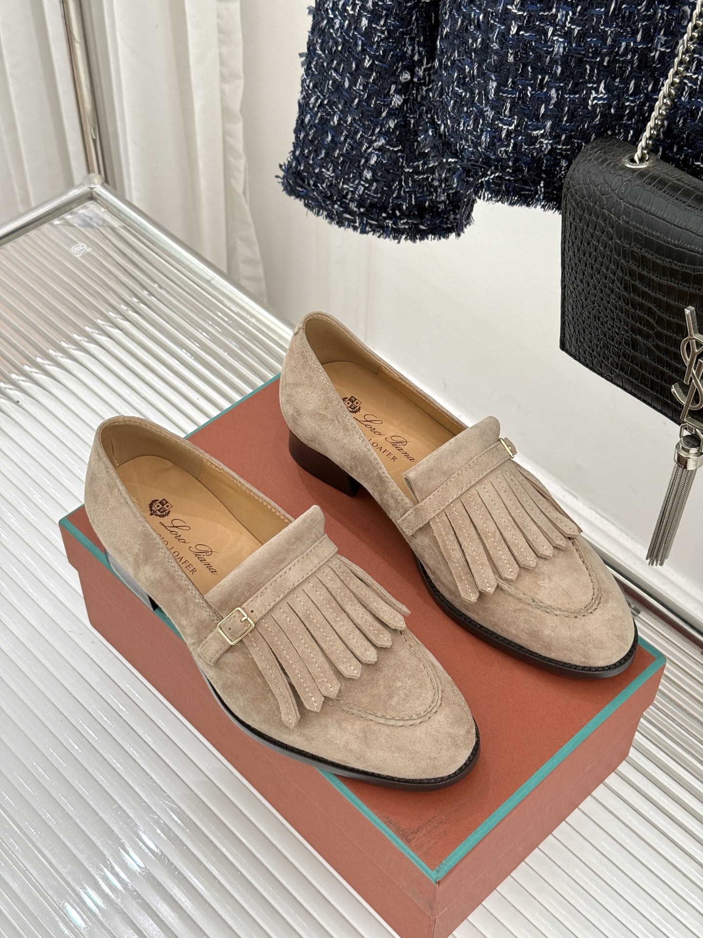 Loro Piana26WF新品老钱风复古流苏乐福鞋当复古流苏邂逅LP的匠艺执念便有了跨越潮流的经典之作