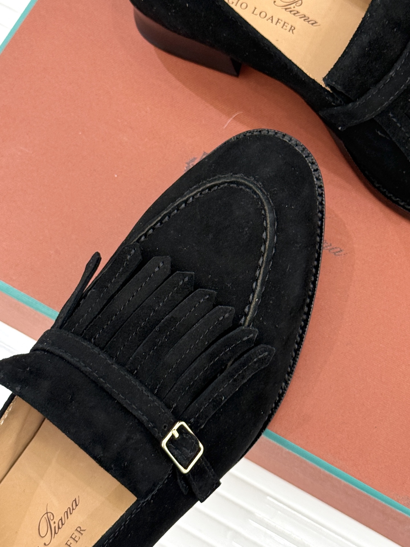 Loro Piana26WF新品老钱风复古流苏乐福鞋当复古流苏邂逅LP的匠艺执念便有了跨越潮流的经典之作