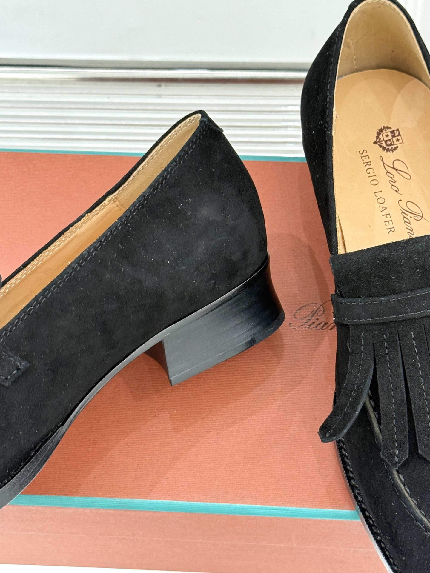 Loro Piana26WF新品老钱风复古流苏乐福鞋当复古流苏邂逅LP的匠艺执念便有了跨越潮流的经典之作