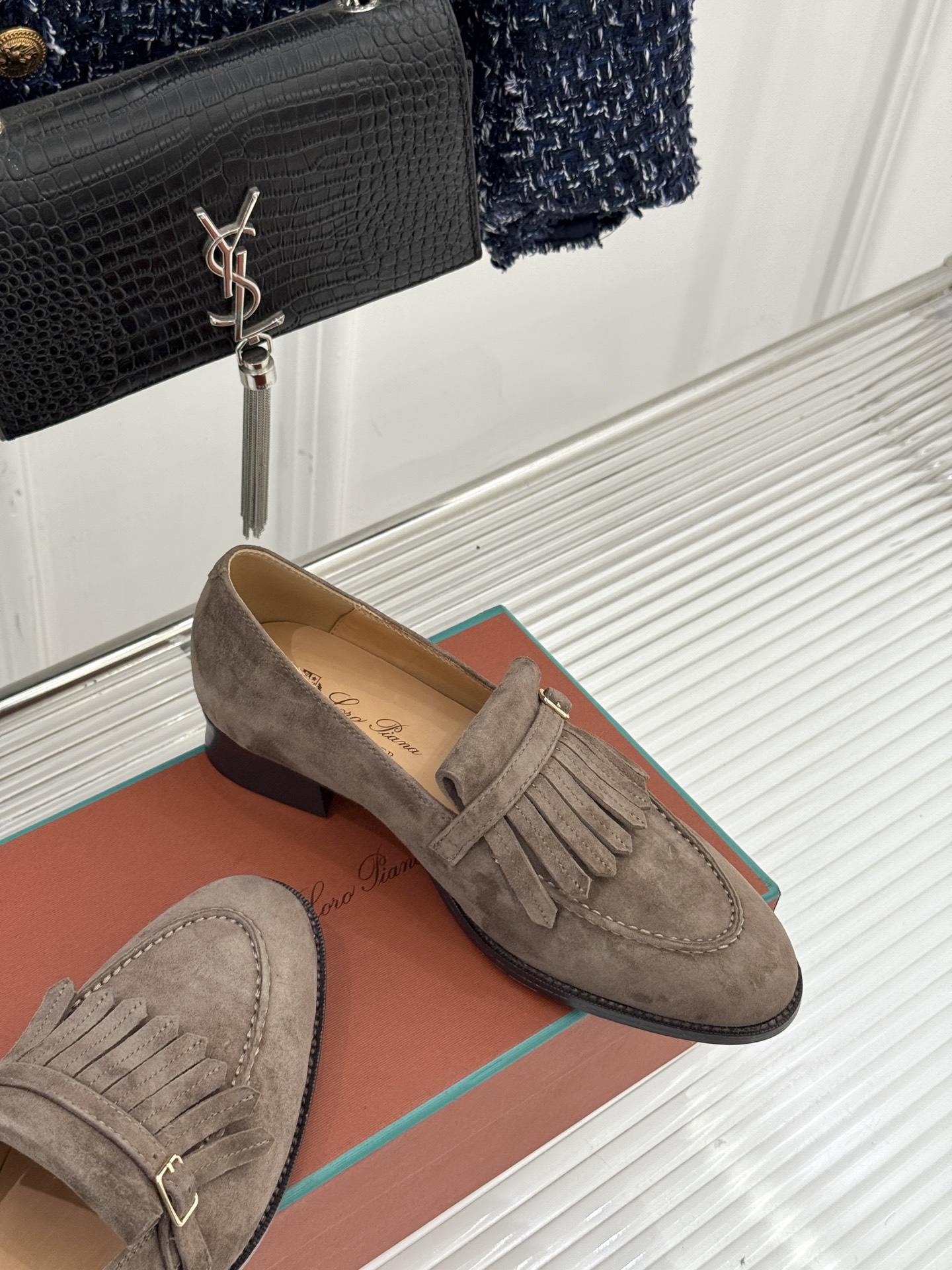 Loro Piana26WF新品老钱风复古流苏乐福鞋当复古流苏邂逅LP的匠艺执念便有了跨越潮流的经典之作