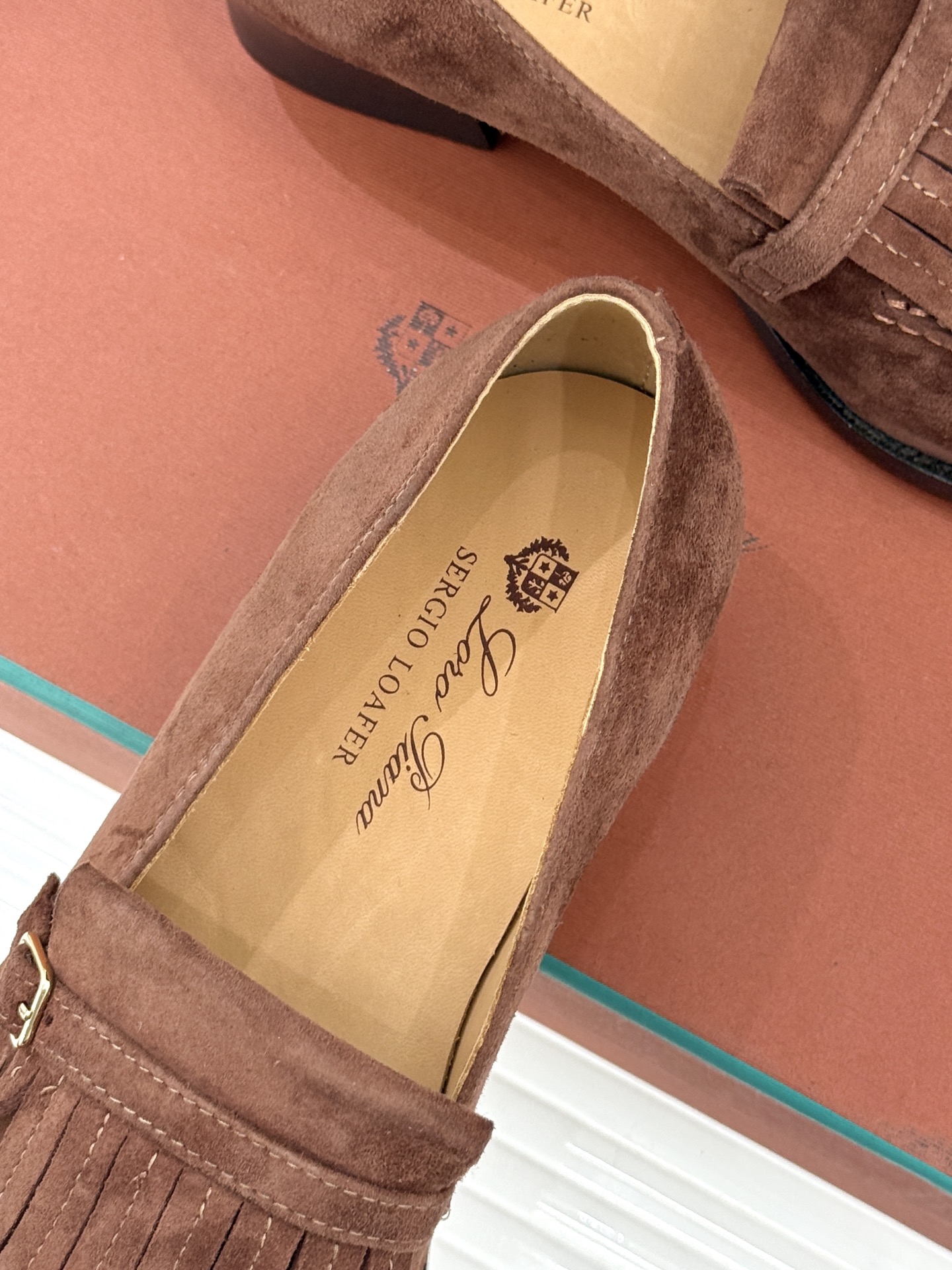 Loro Piana26WF新品老钱风复古流苏乐福鞋当复古流苏邂逅LP的匠艺执念便有了跨越潮流的经典之作