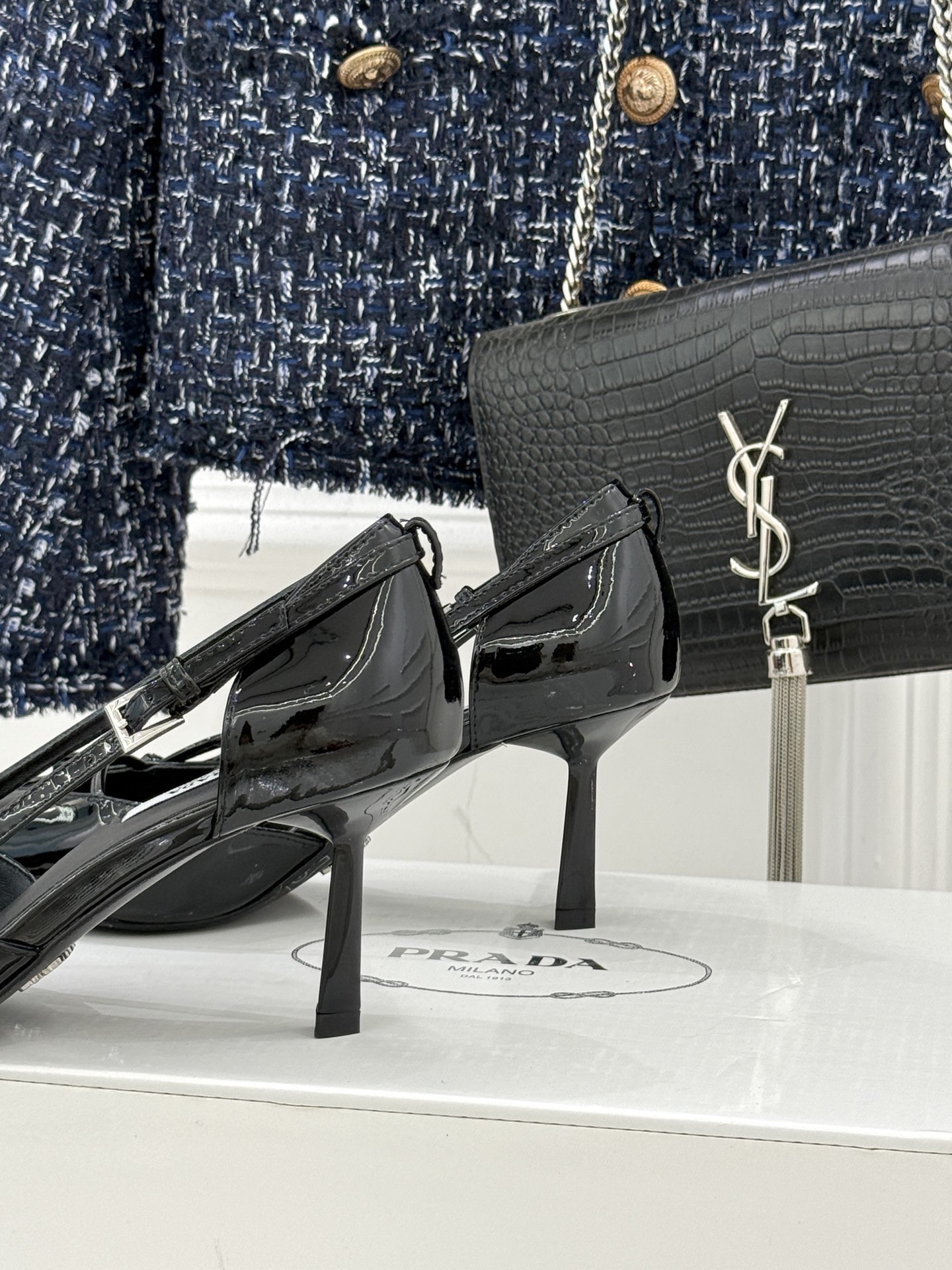 （要飞机盒加10）Prada/普拉达26WF早春新品尖头中空凉鞋高跟鞋当亮橙色秀场的阳光穿透钢窗这双走秀