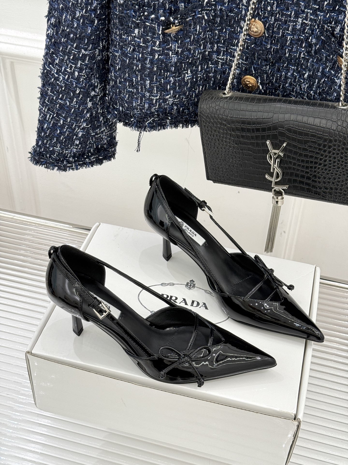 （要飞机盒加10）Prada/普拉达26WF早春新品尖头中空凉鞋高跟鞋当亮橙色秀场的阳光穿透钢窗这双走秀