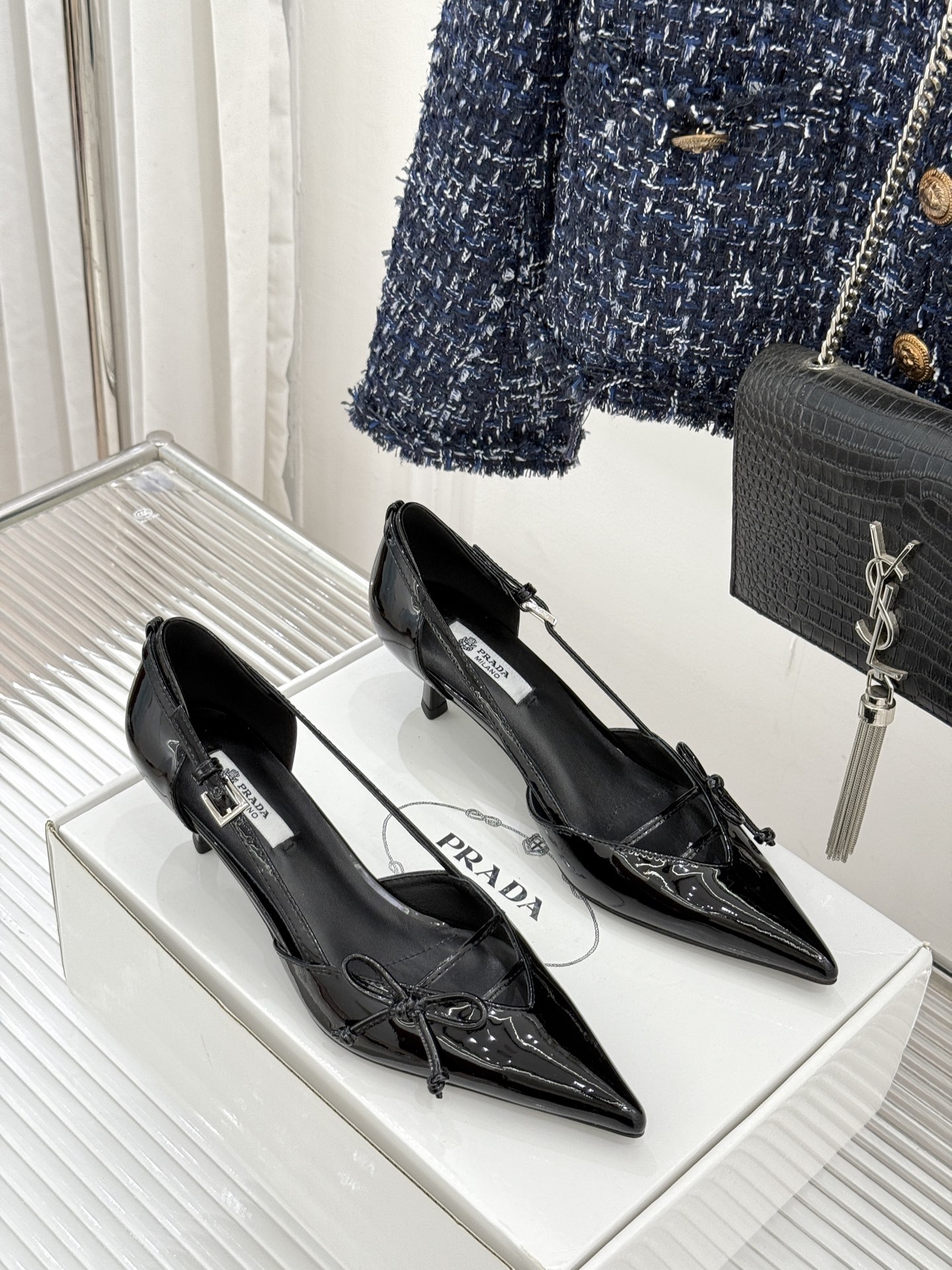 （要飞机盒加10）Prada/普拉达26WF早春新品尖头中空凉鞋高跟鞋当亮橙色秀场的阳光穿透钢窗这双走秀