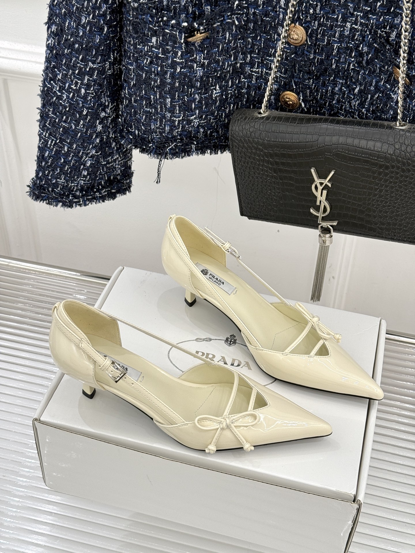 （要飞机盒加10）Prada/普拉达26WF早春新品尖头中空凉鞋高跟鞋当亮橙色秀场的阳光穿透钢窗这双走秀