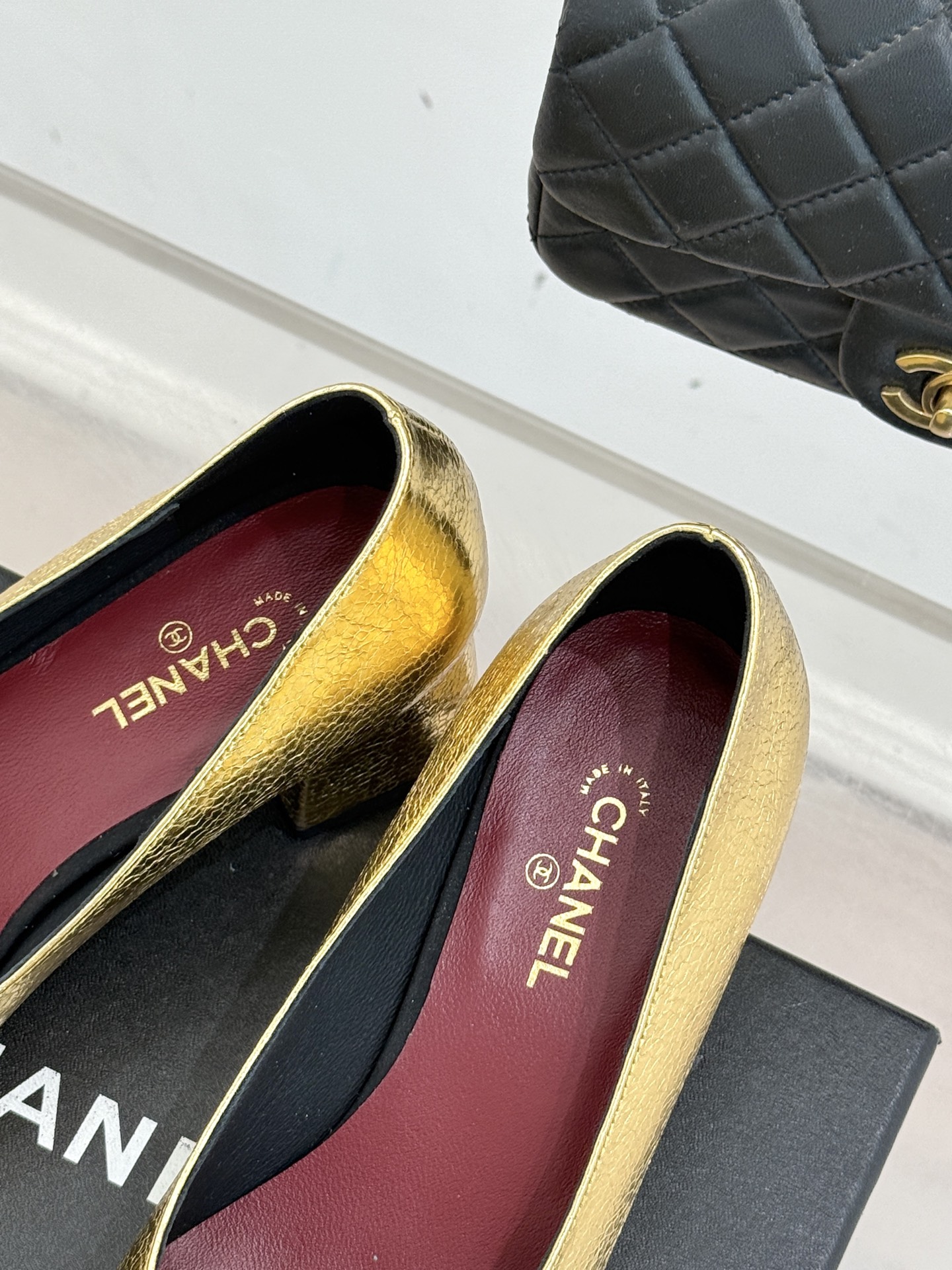 （⚠️我家花朵是真皮）CHANE*｜小香26X圣诞限定系列金银双生花朵高跟鞋粗跟单鞋当圣诞的铃音撞碎冬日