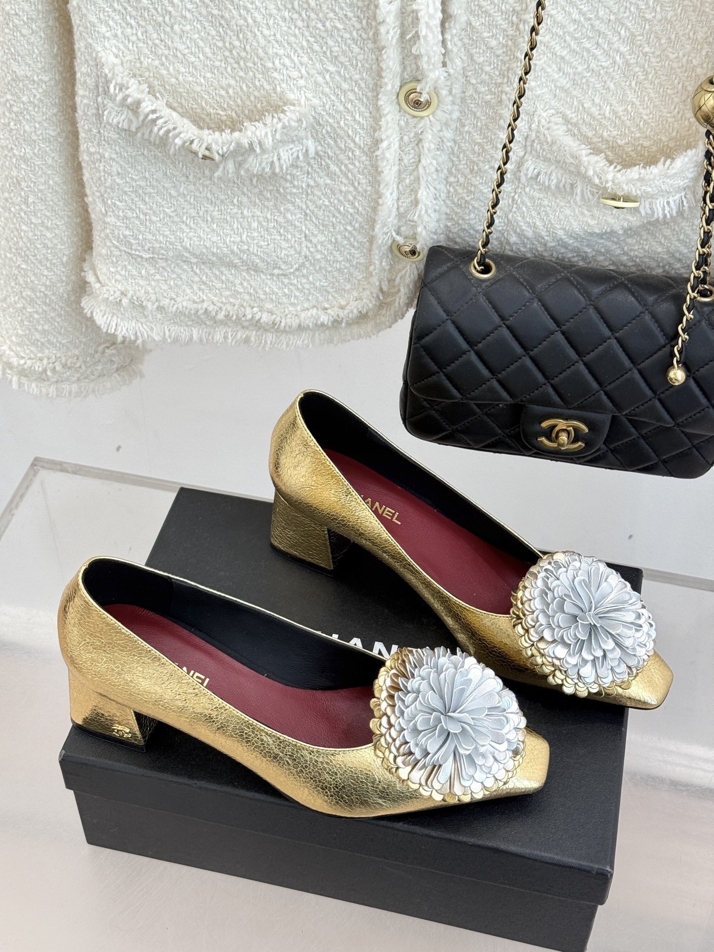 （⚠️我家花朵是真皮）CHANE*｜小香26X圣诞限定系列金银双生花朵高跟鞋粗跟单鞋当圣诞的铃音撞碎冬日