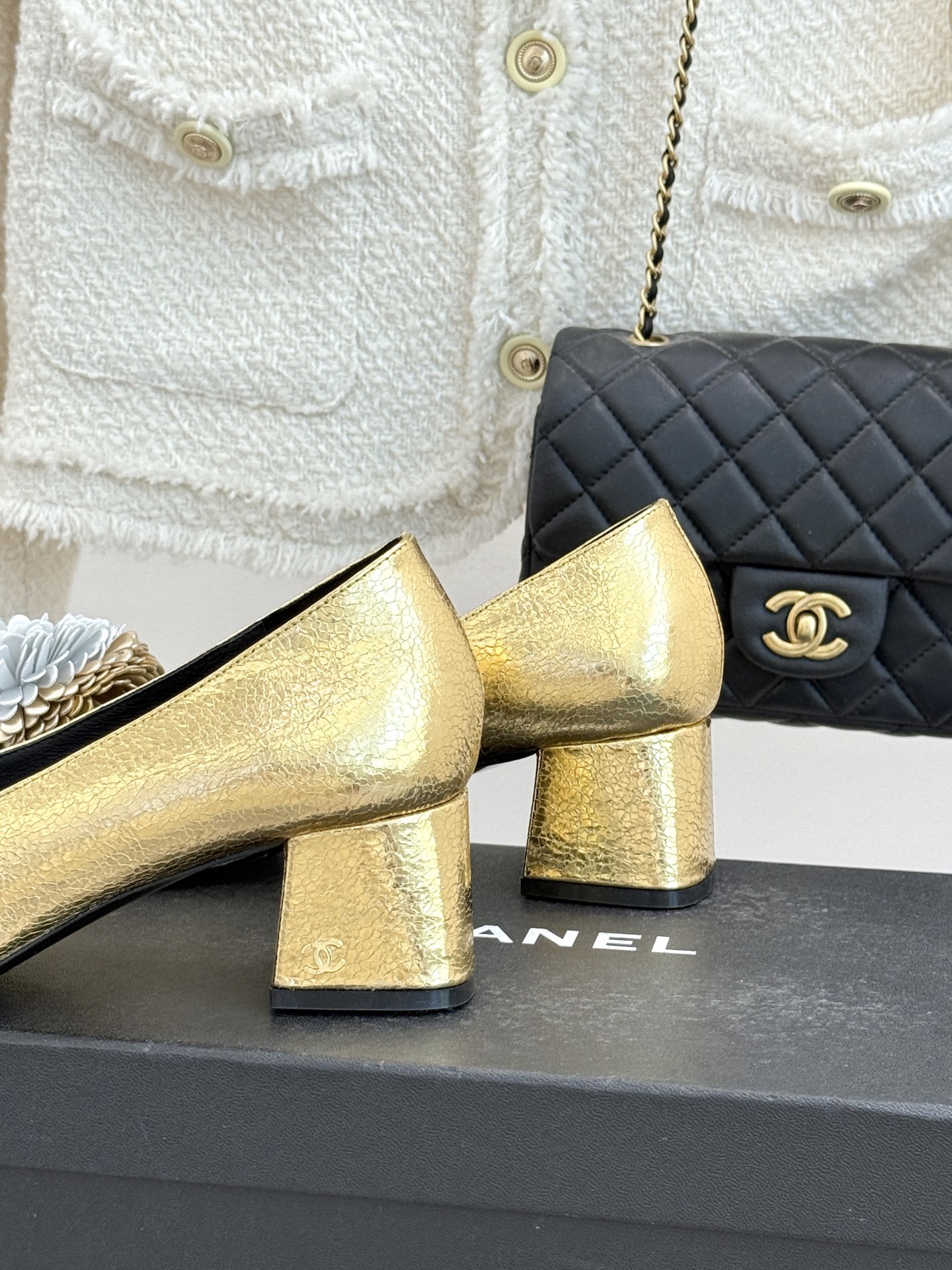 （⚠️我家花朵是真皮）CHANE*｜小香26X圣诞限定系列金银双生花朵高跟鞋粗跟单鞋当圣诞的铃音撞碎冬日