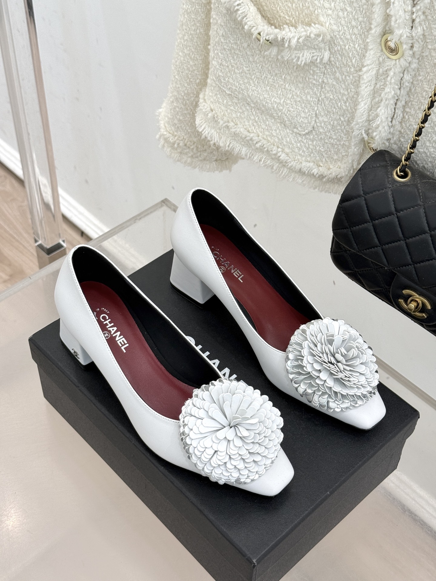 （⚠️我家花朵是真皮）CHANE*｜小香26X圣诞限定系列金银双生花朵高跟鞋粗跟单鞋当圣诞的铃音撞碎冬日